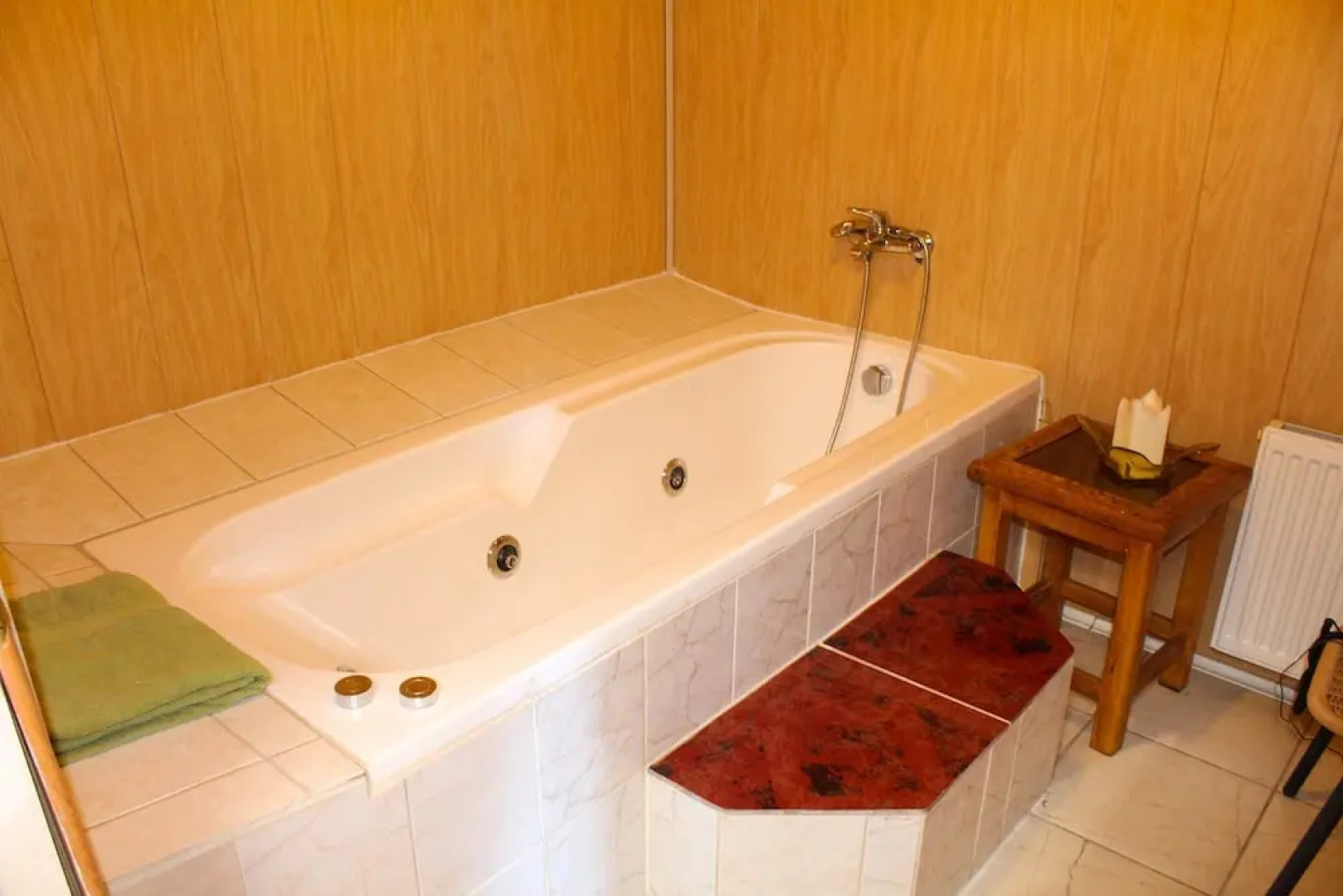 Amable Hotel Don Lucas