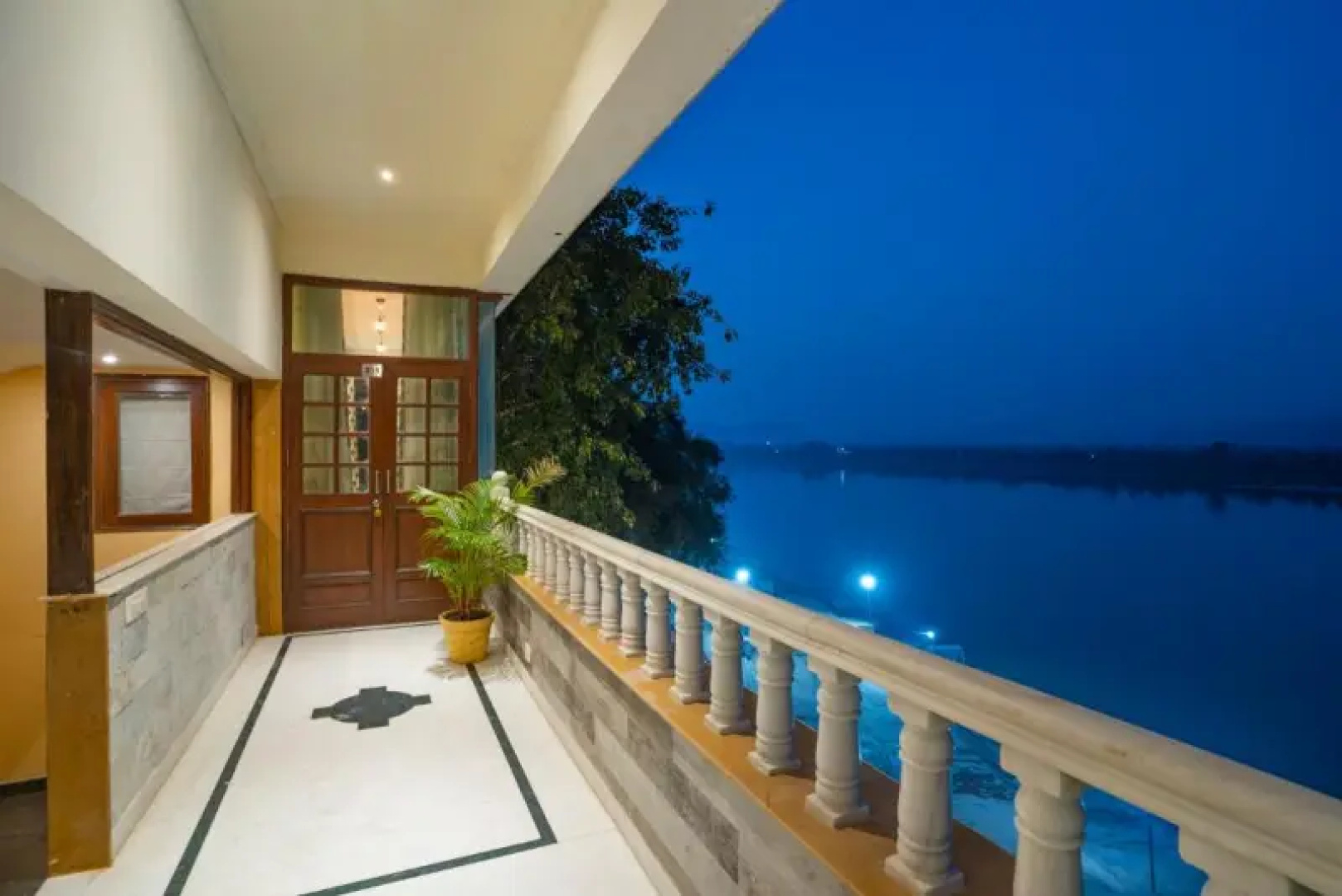 Hotel Narmada River View