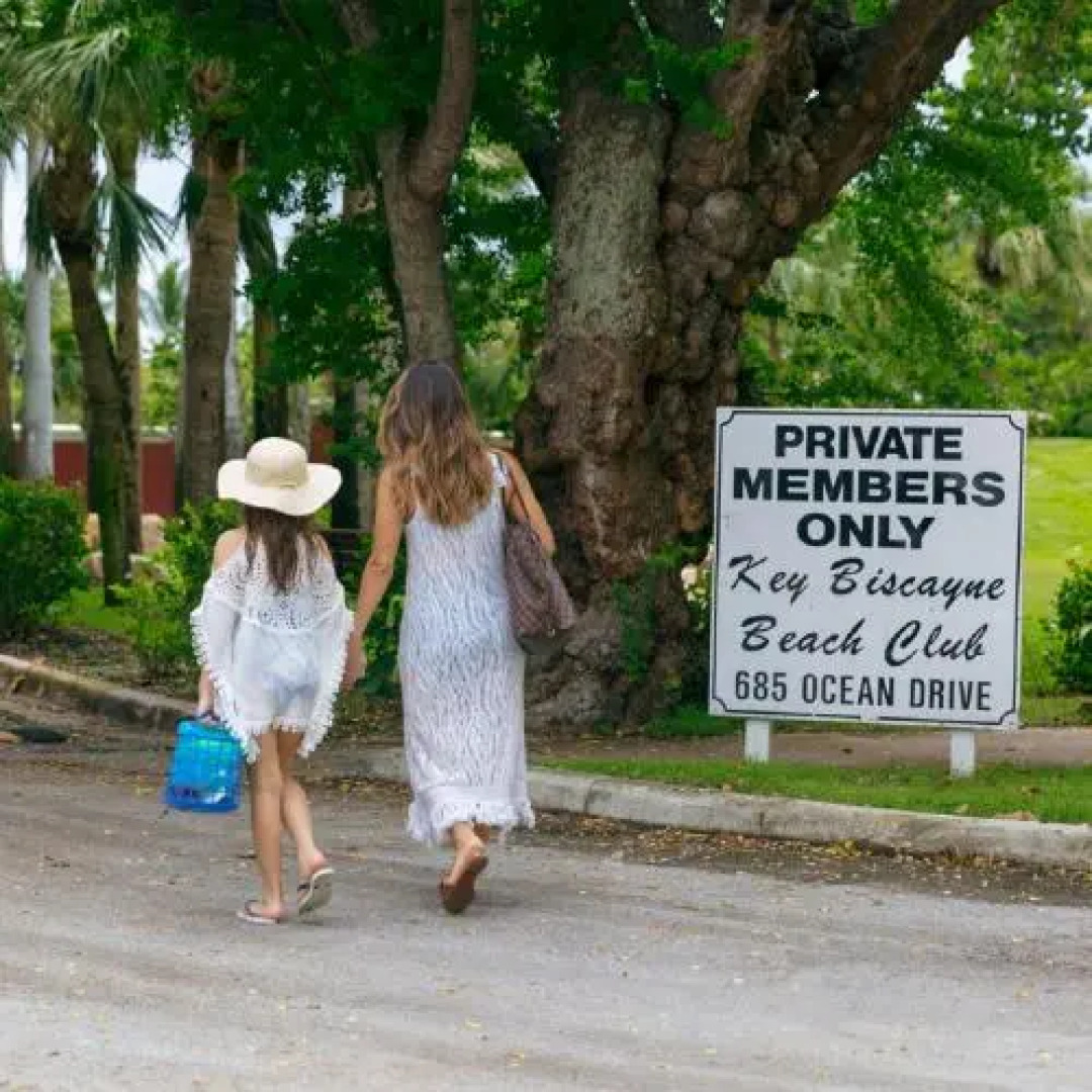 Beach Haus Key Biscayne Contemporary Apartments