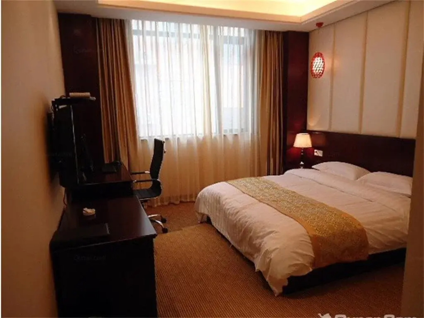 Yangzhong City Business Hotel