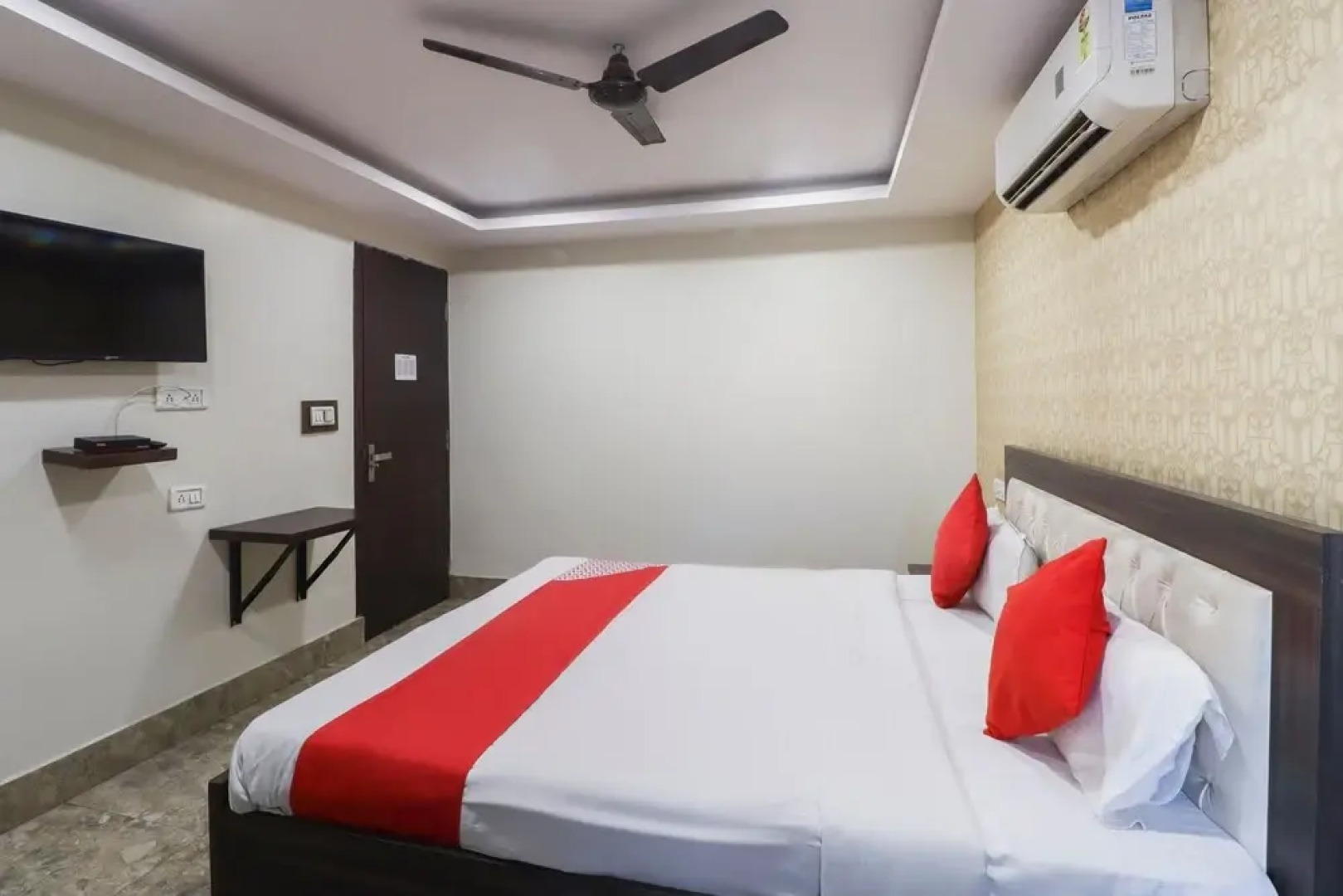 OYO Flagship 4989 The Welcomme Inn