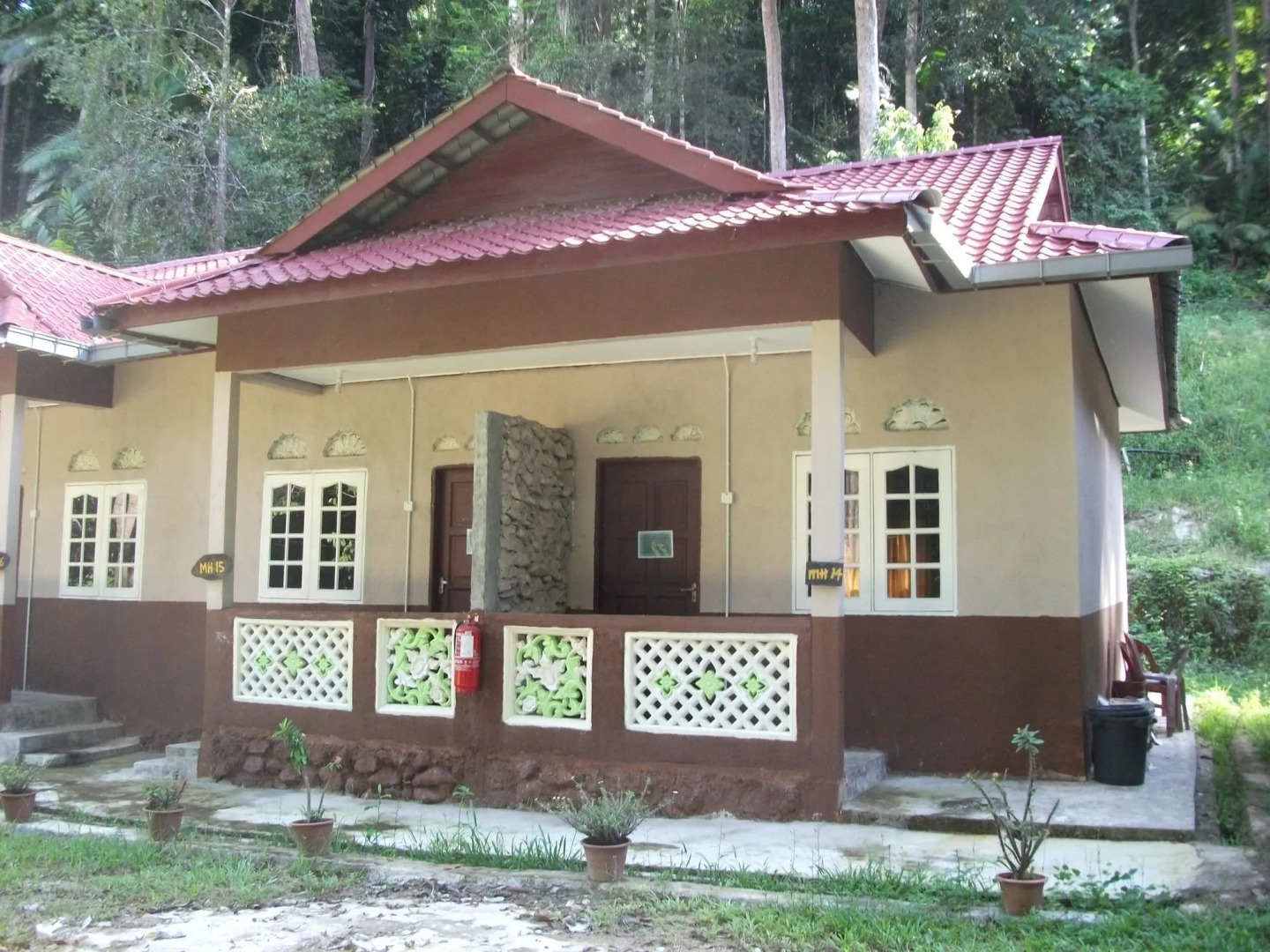 Nusa Holiday Village