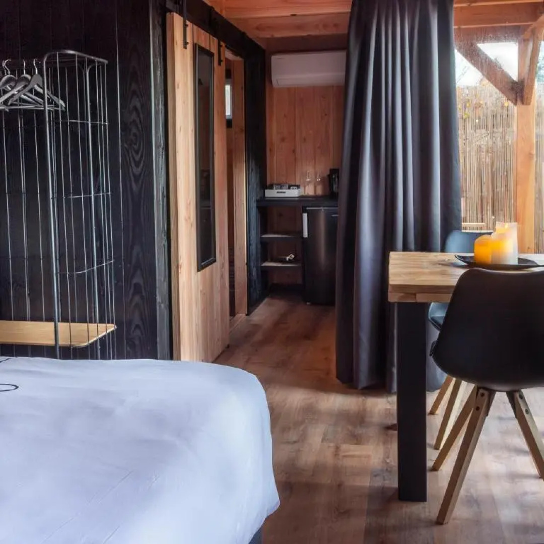 Casa aan de Plas, B&B met hottub en jacuzzi