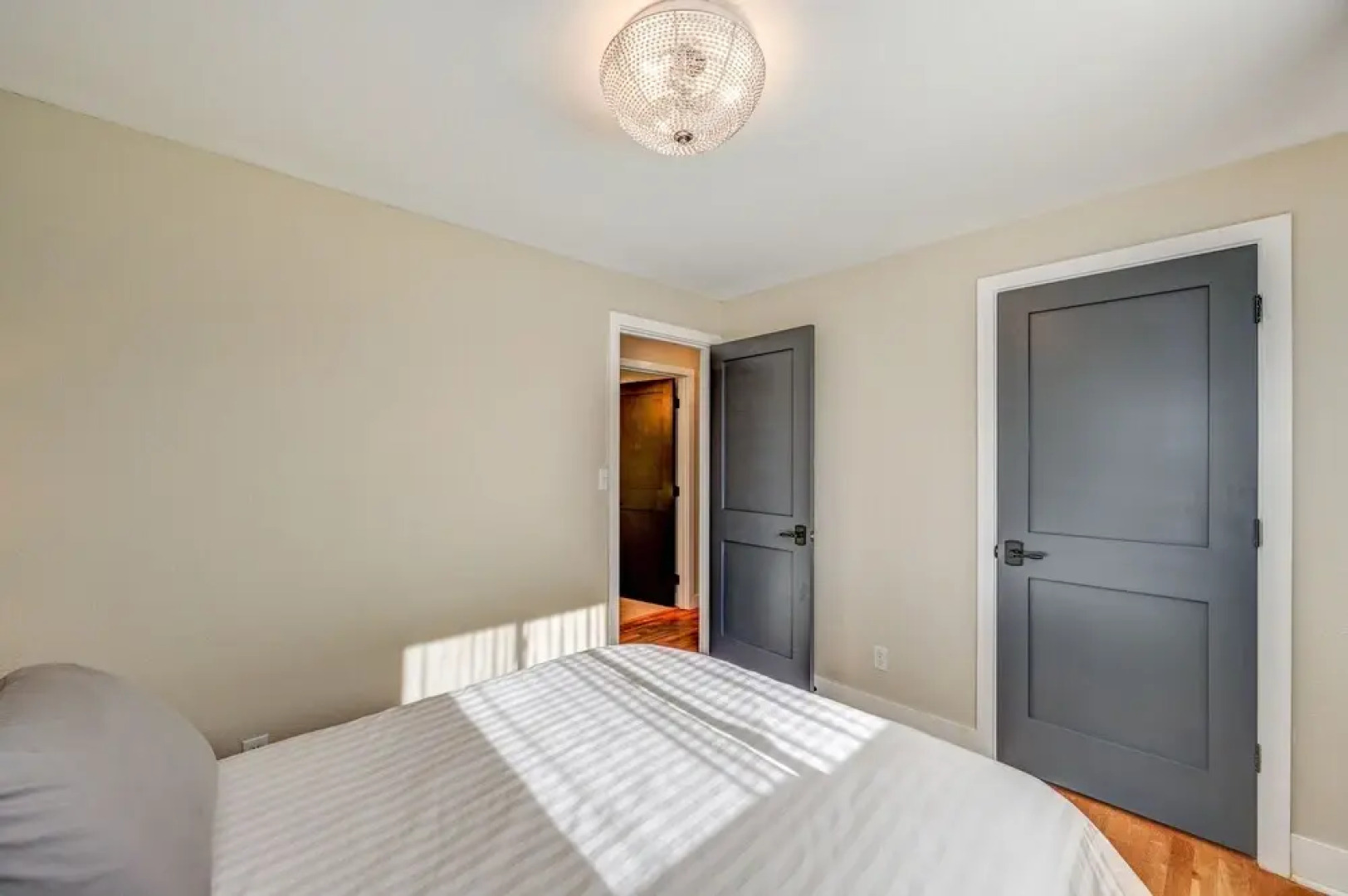 Renton Oasis: Relaxing 3br Home W/ Great Outdoor! 3 Bedroom Home by RedAwning