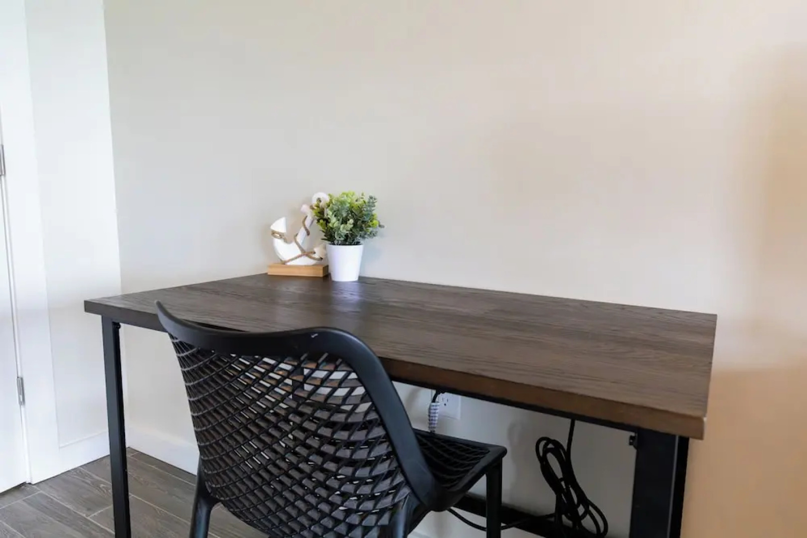 Anchor Bay Inn and Suites