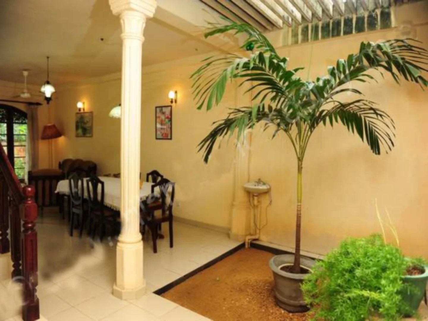 Holiday Nest Bed and Breakfast