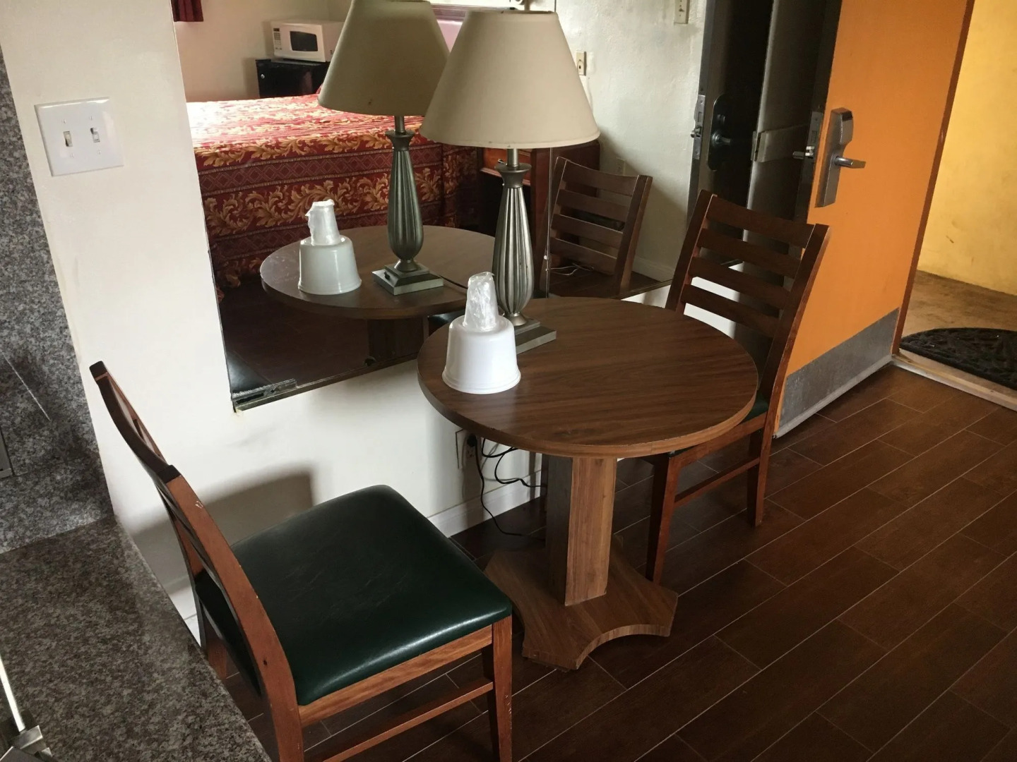 Colonial Pool & Spa Motel