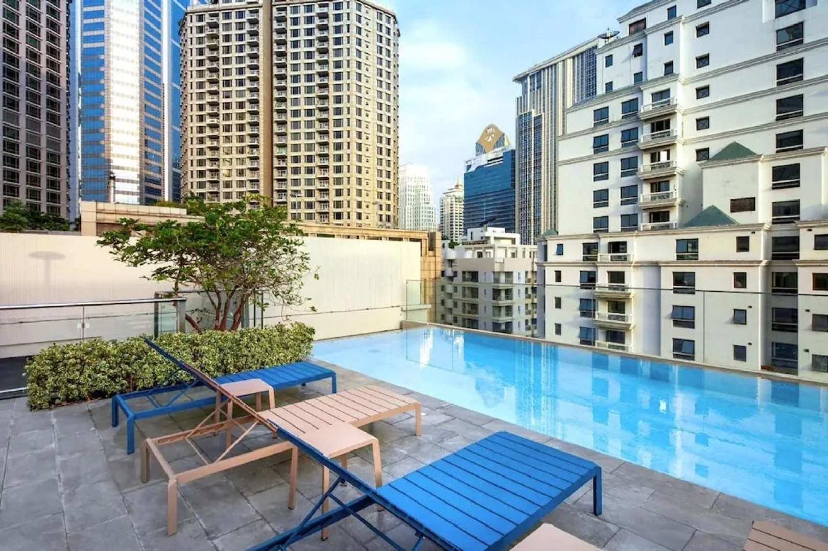 The Quarter Ploenchit by UHG