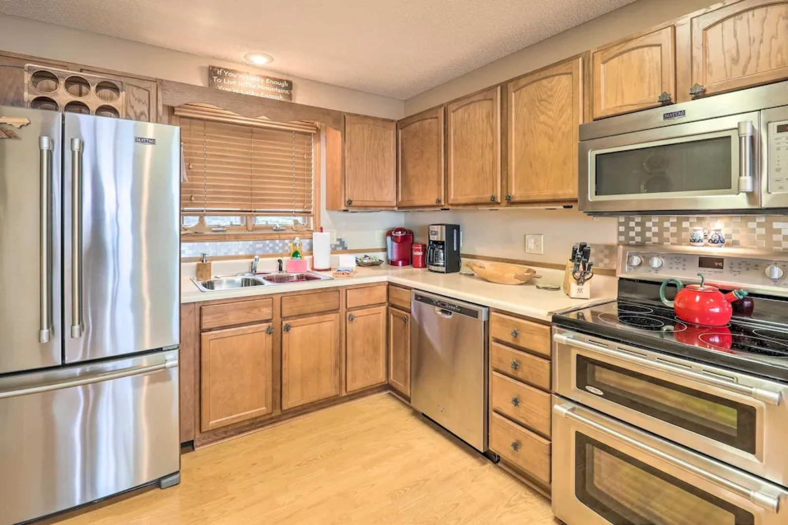 Deck + Million Dollar Views: Beech Mountain Cabin