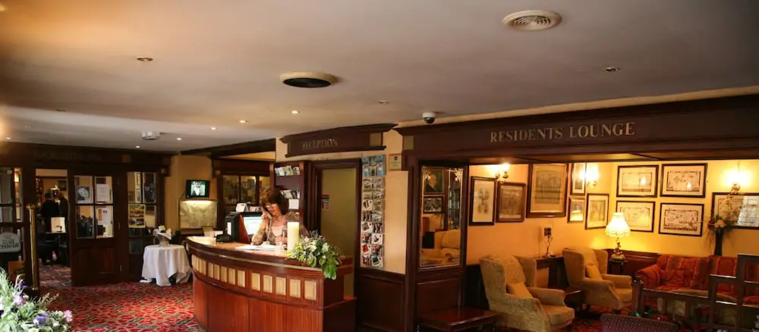 Woodenbridge Hotel & Lodge