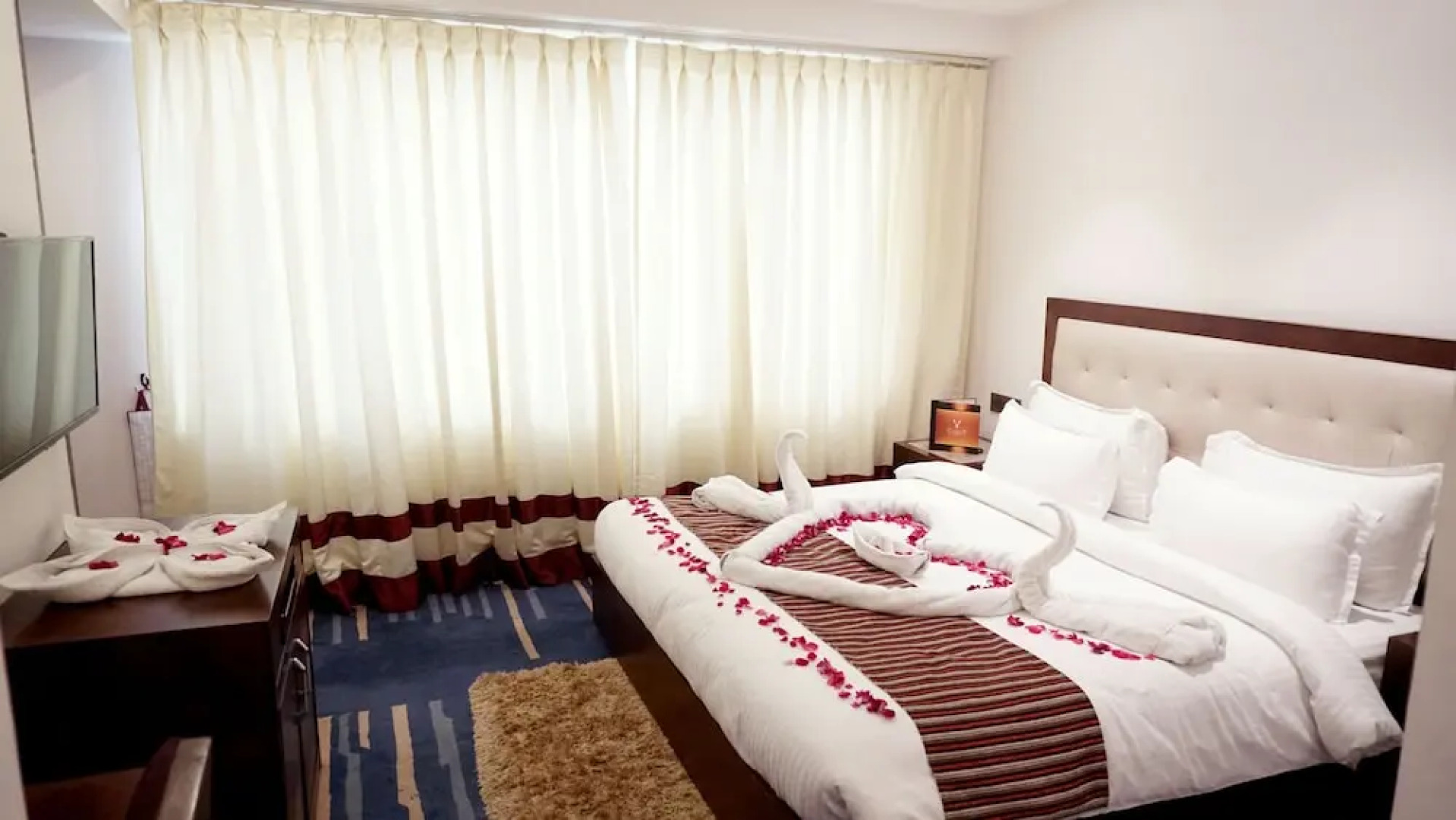 The Grand viktoria Hotel