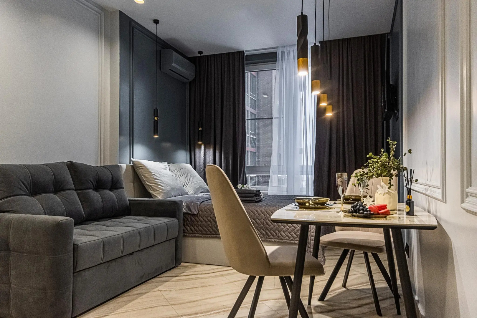 2ROOMS (2РУМС) на улице Максима Горького