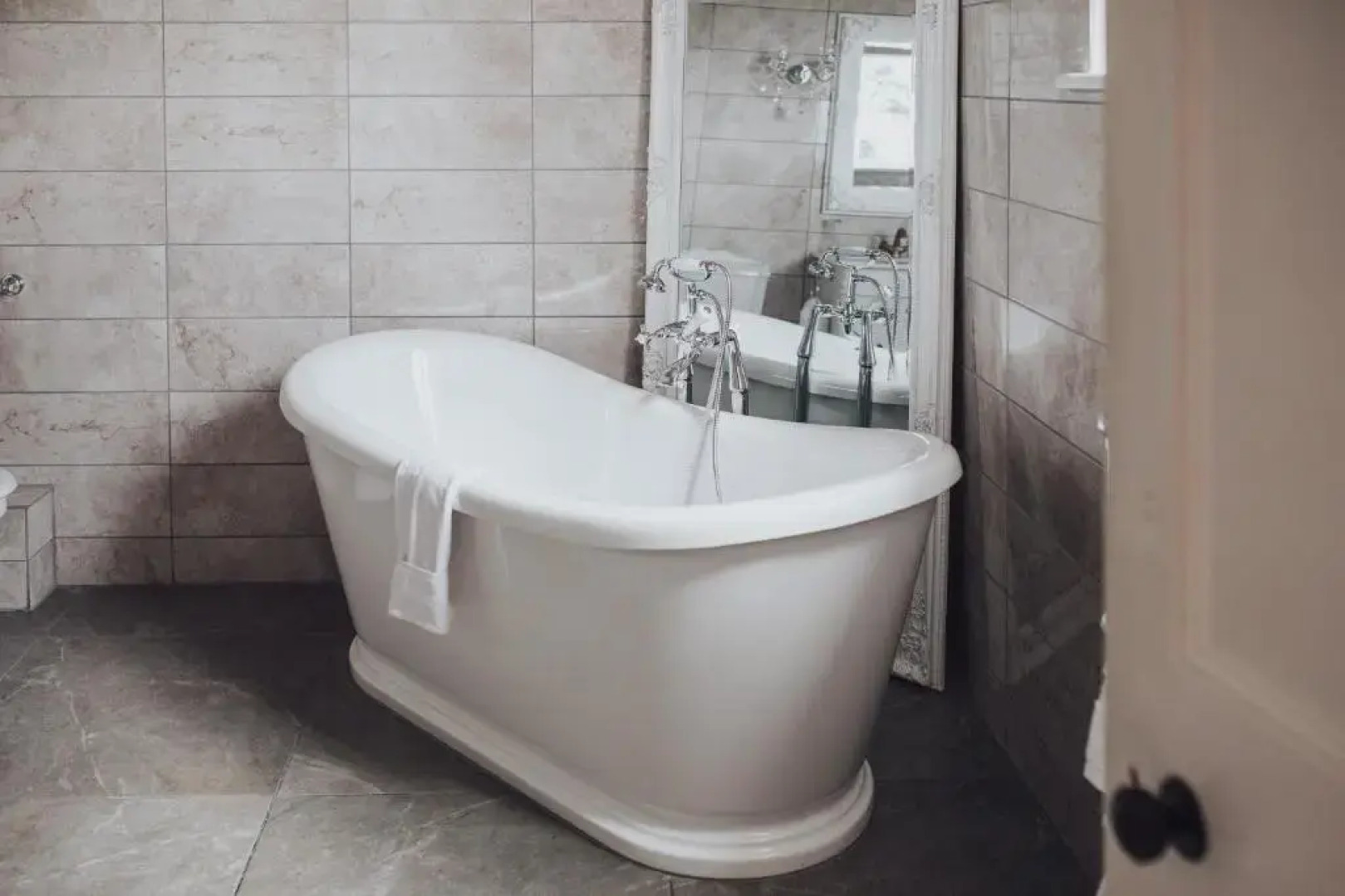 Glewstone Court Country House Hotel