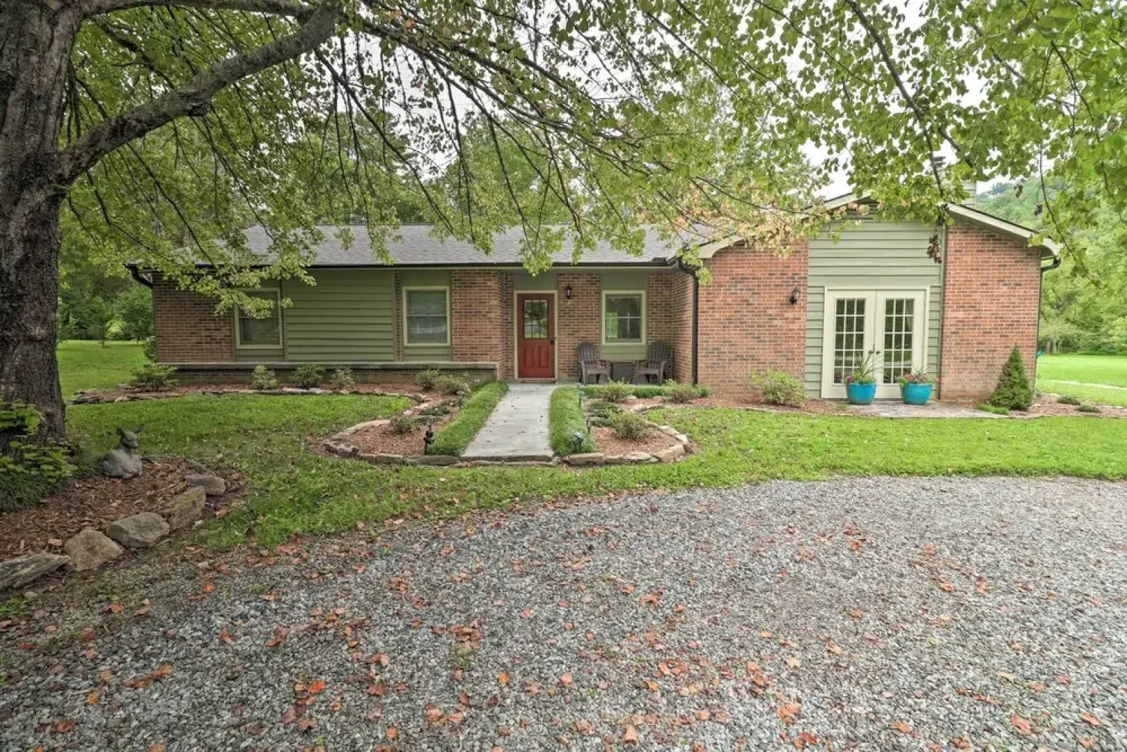 Hendersonville Home w/ Fire Pit: 5 Mi to Downtown!