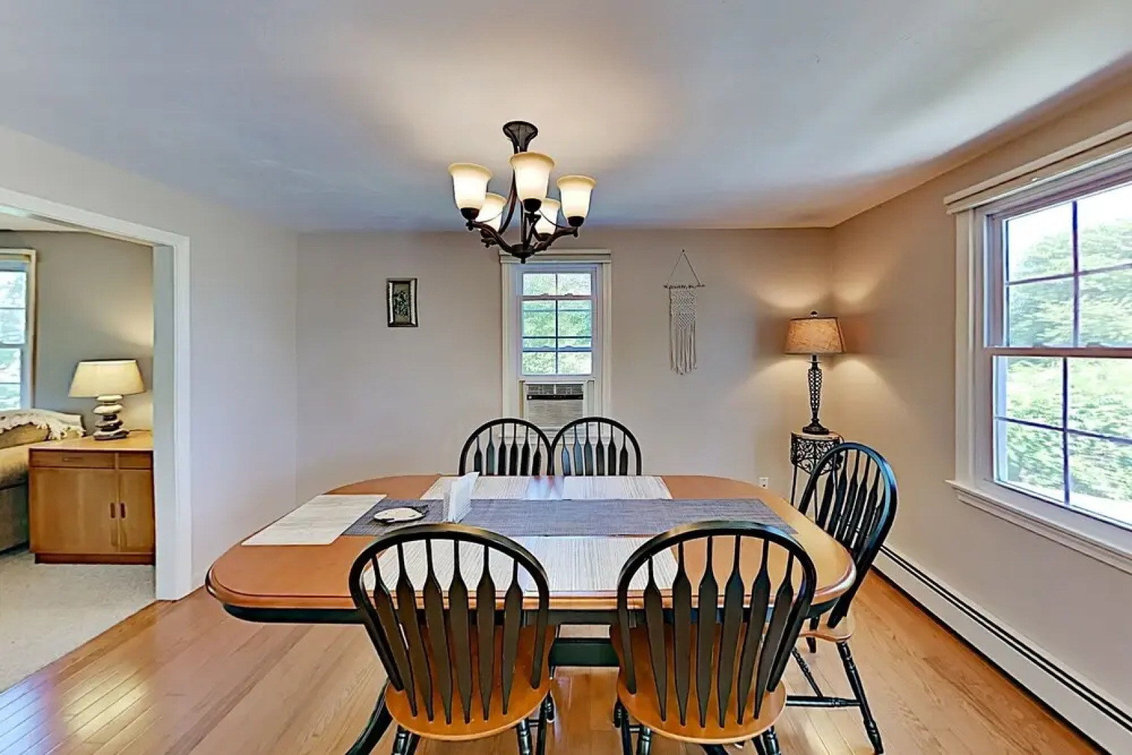 Spacious Wooded W/ Deck & Alfresco Dining 3 Bedroom Home