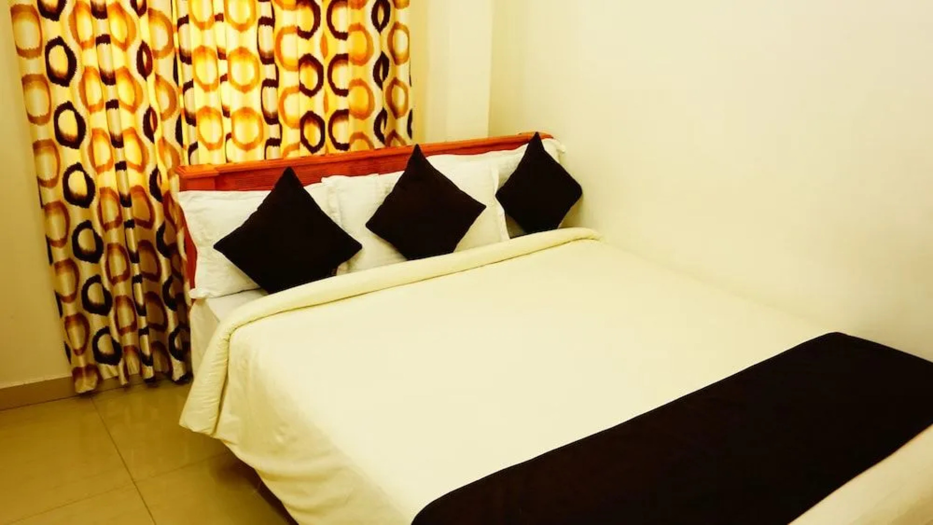 Thayamkery's Royal inn