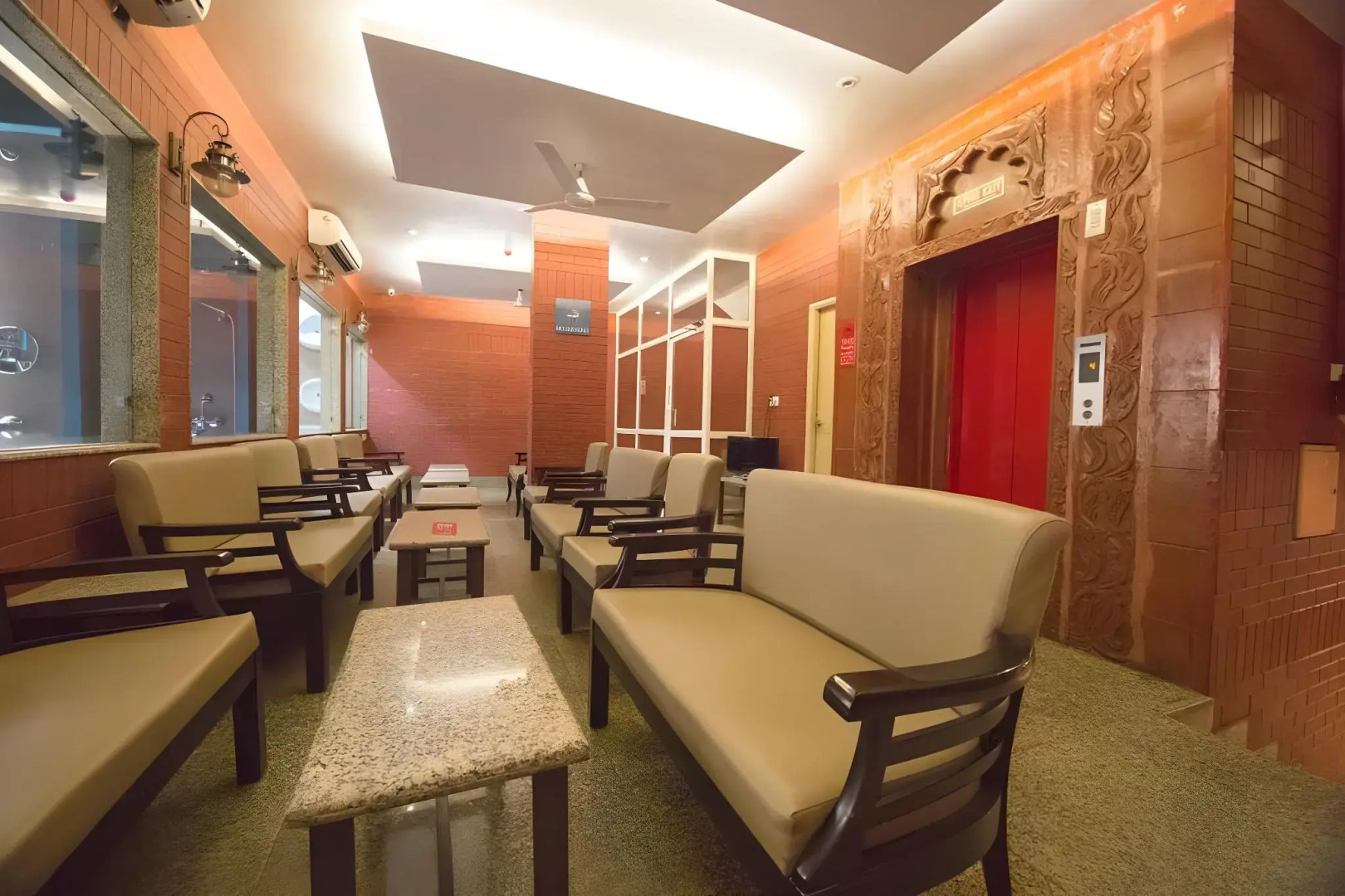 OYO 694 Hotel Malik Residency