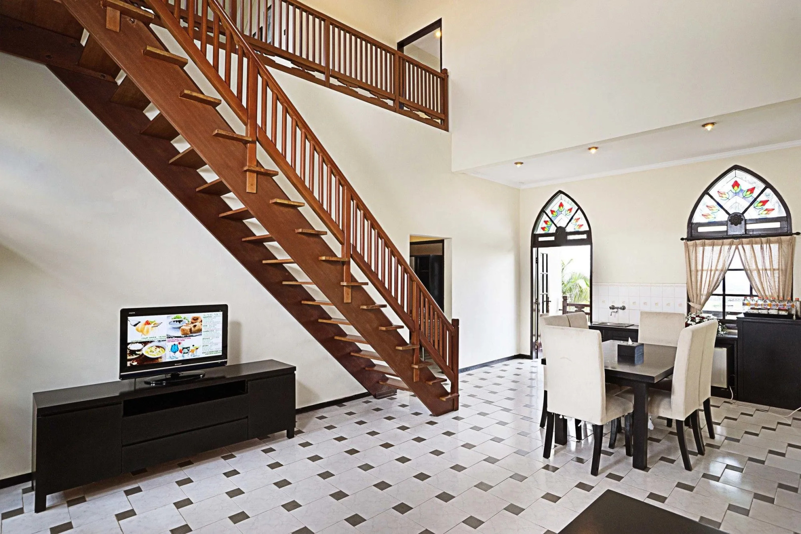 Royal Hotel and Villa Batu