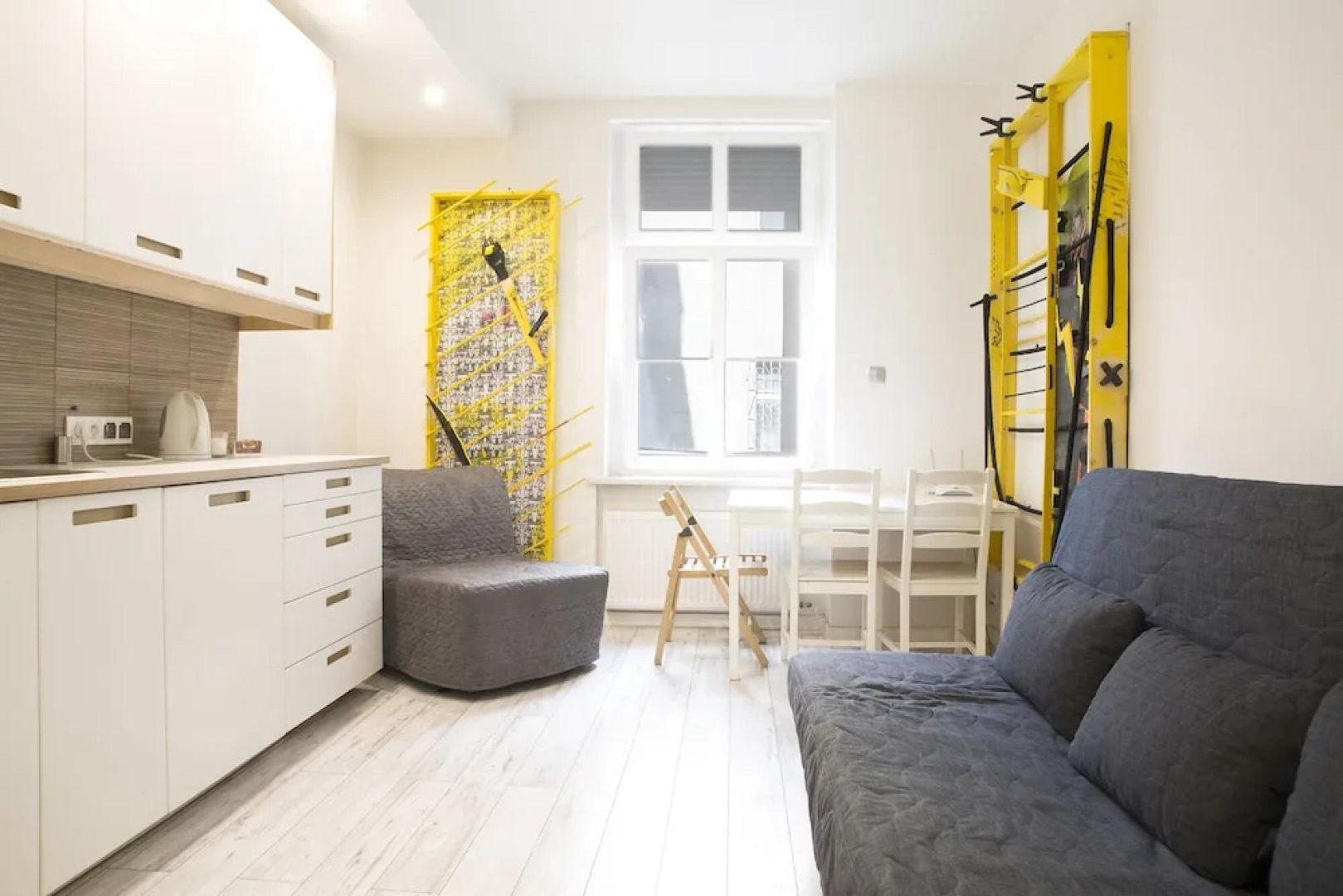 Follow the rabbit Apartment