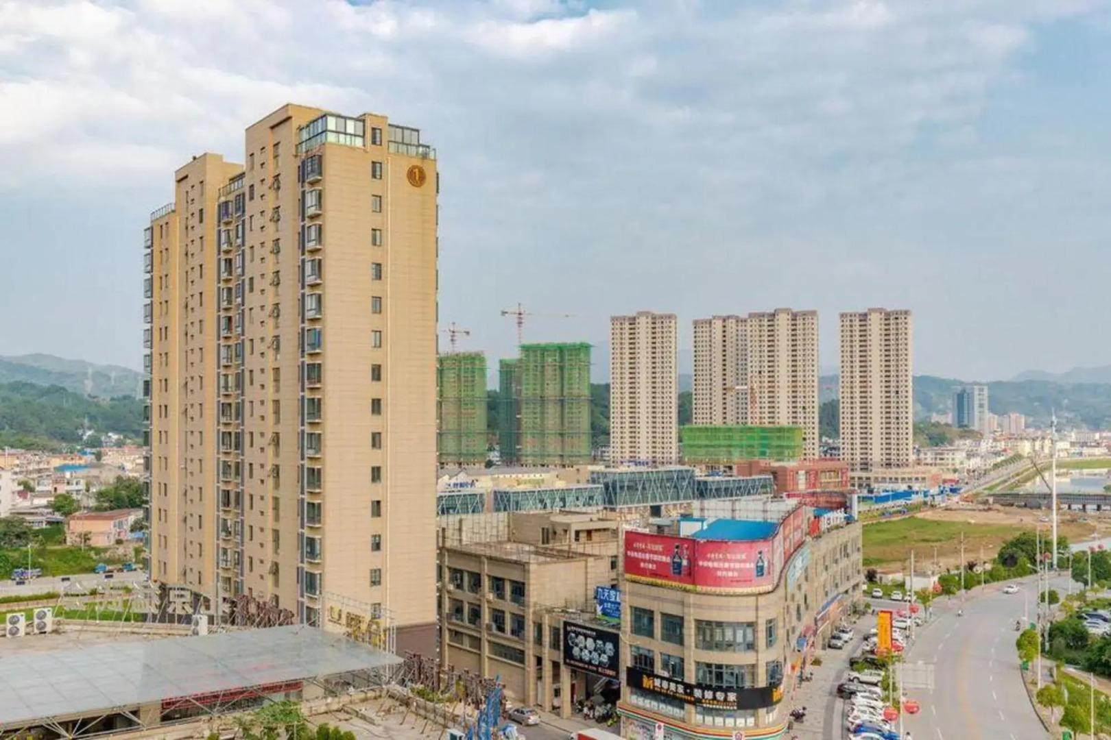 Tianyue Junlan Hotel