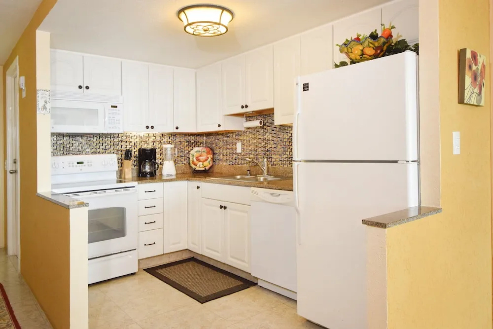 El Cantil Condominiums