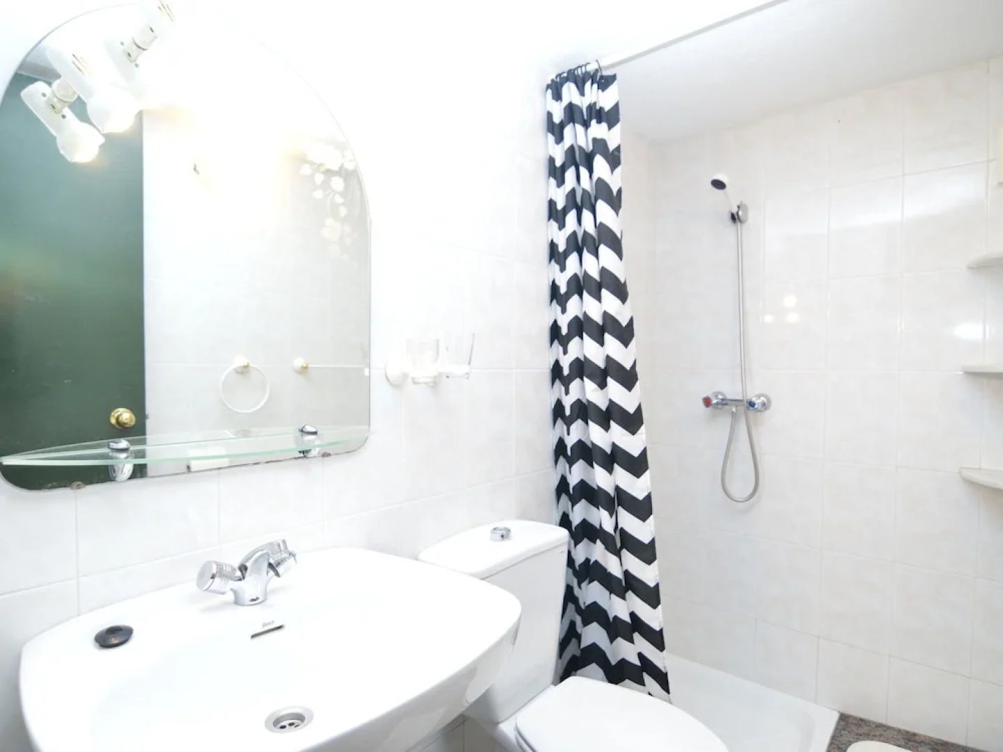 Luxurious Villa in La Escuera with Swimming Pool