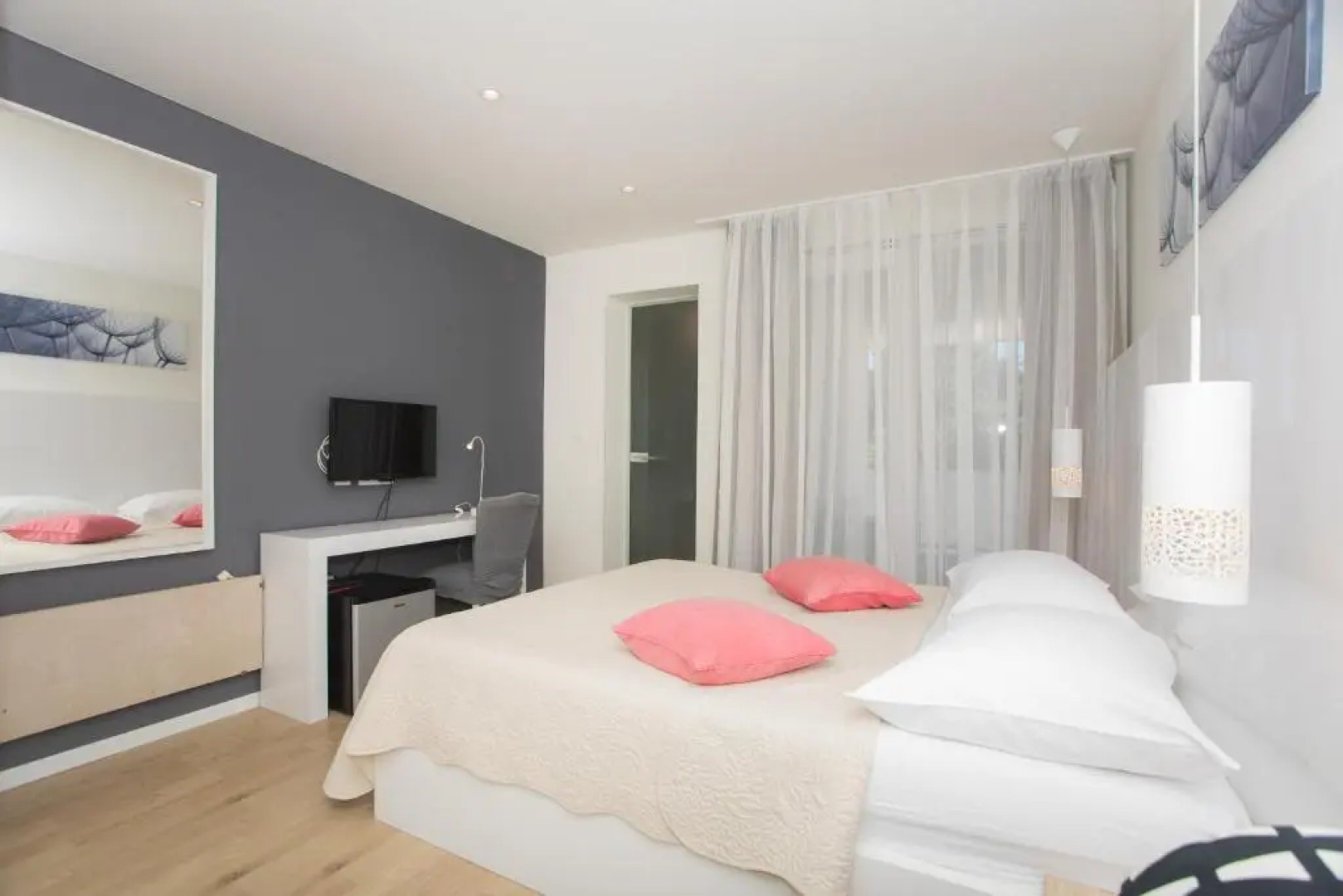 Pansion Zlatna Ribica