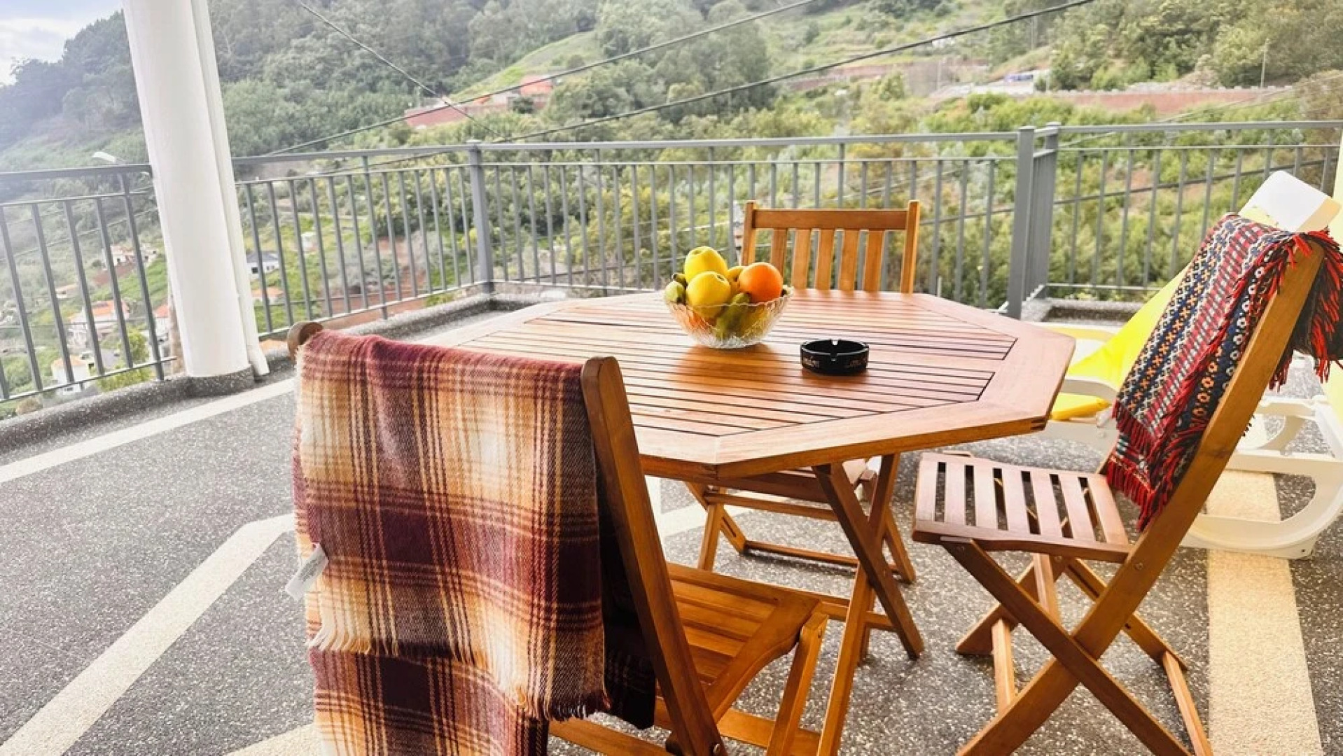 Panoramic sea and Mountain View 2 Bedroom House