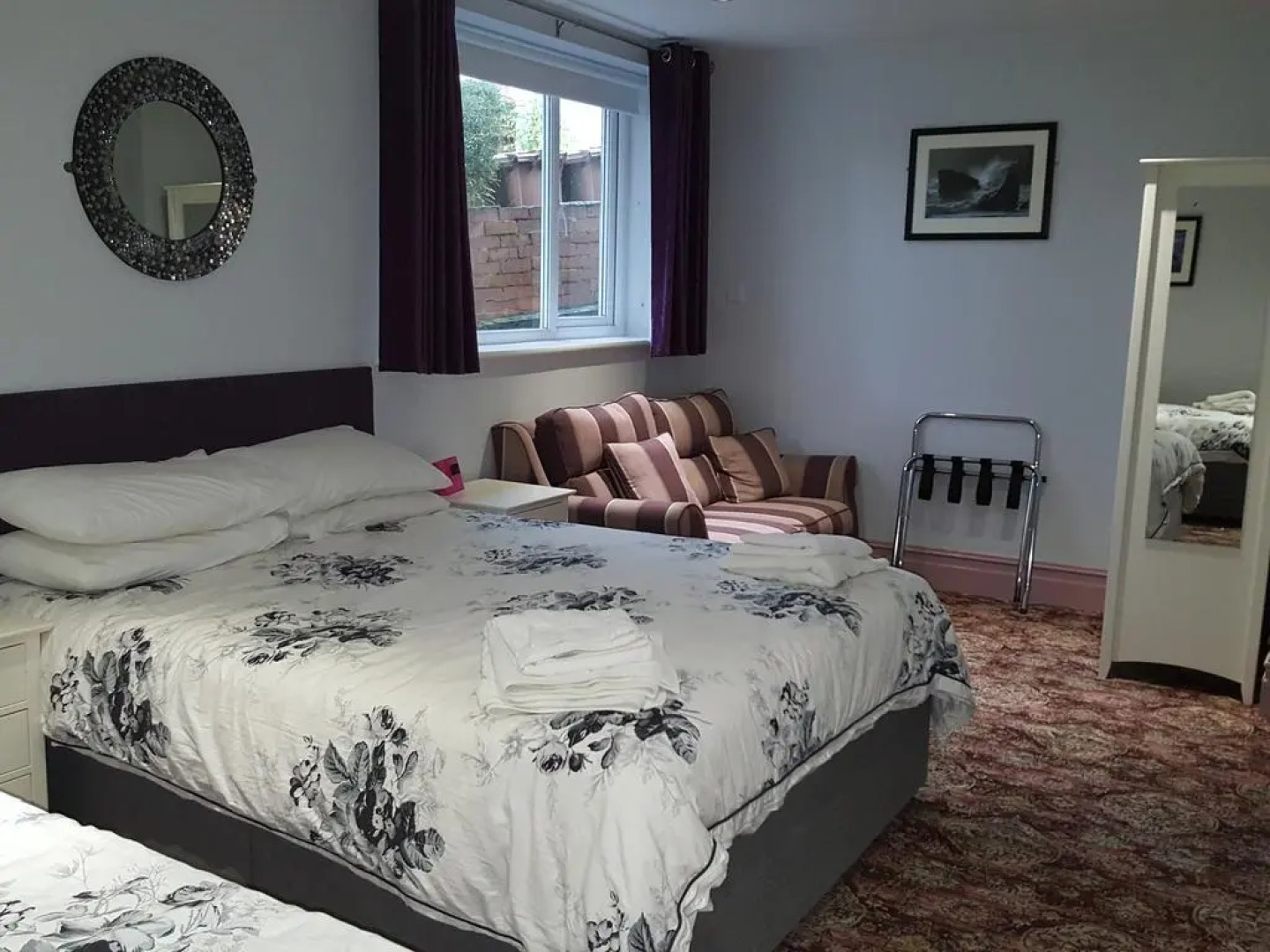 Nomi Rooms & Restaurant