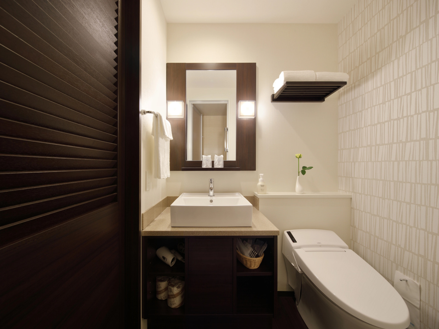 Red Roof Inn & Suites Osaka - Namba/Nippombashi