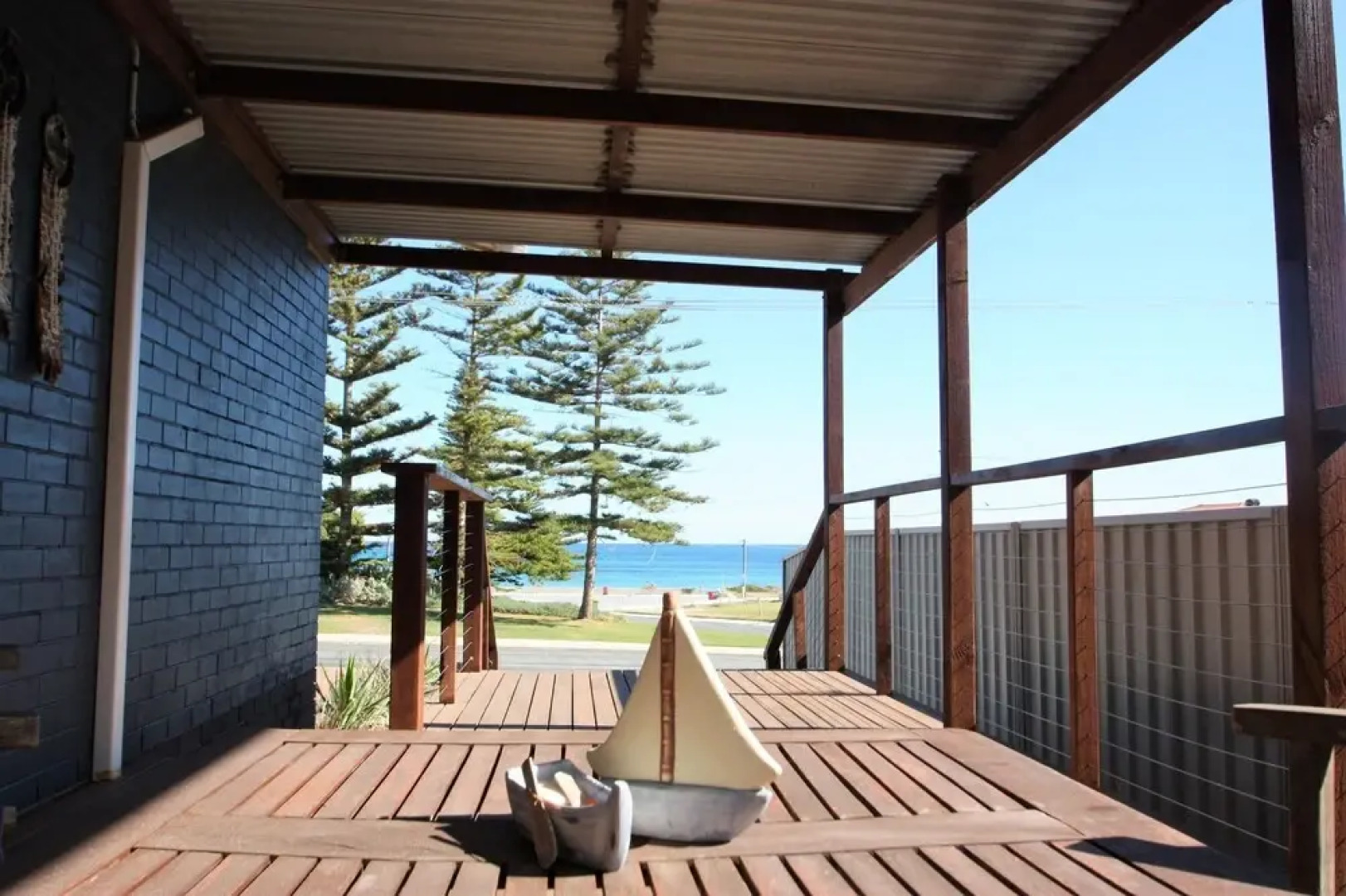 Pine Villas - Walk To Beach Ocean Views