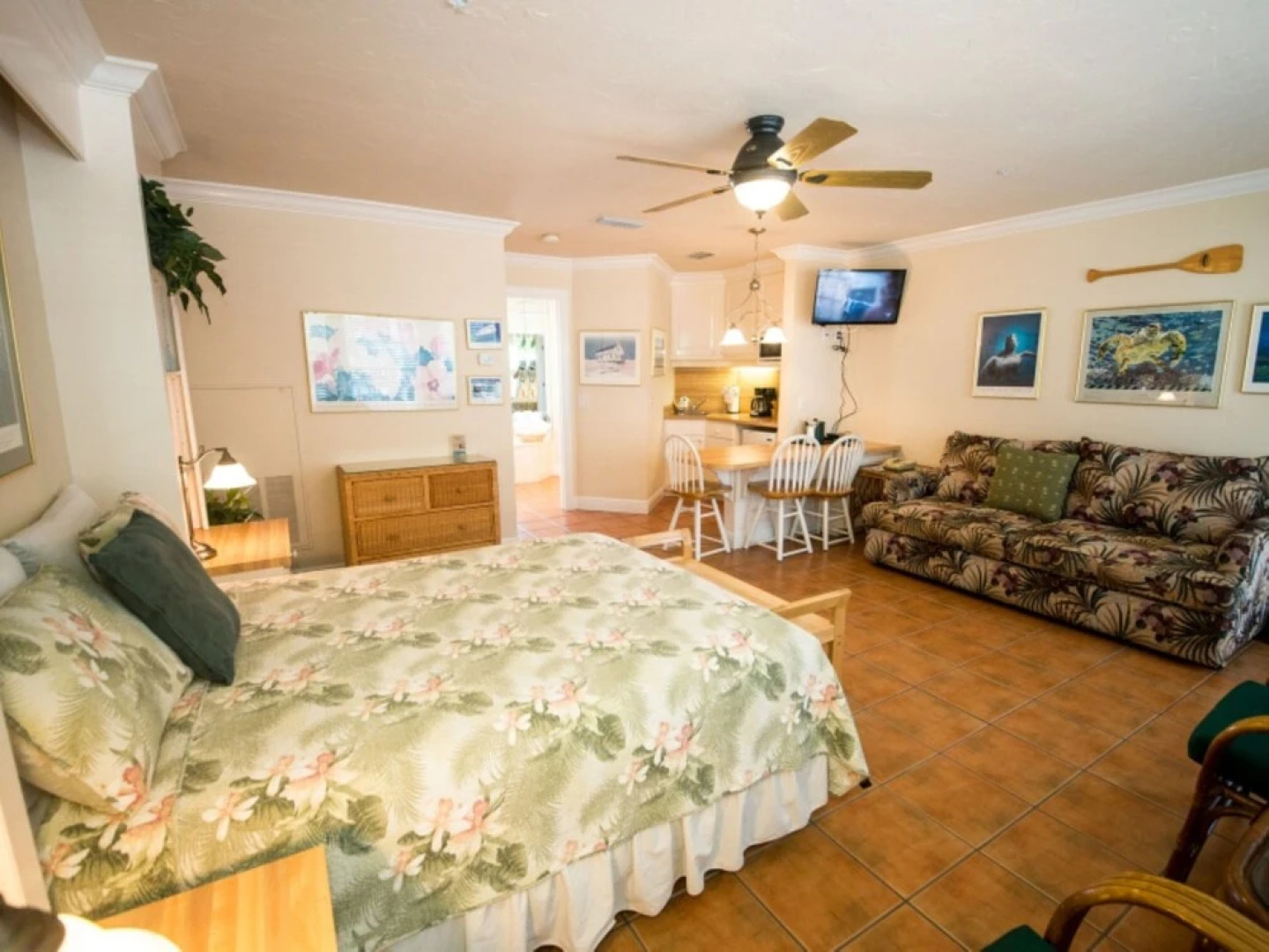 Tortuga Inn Beach Resort