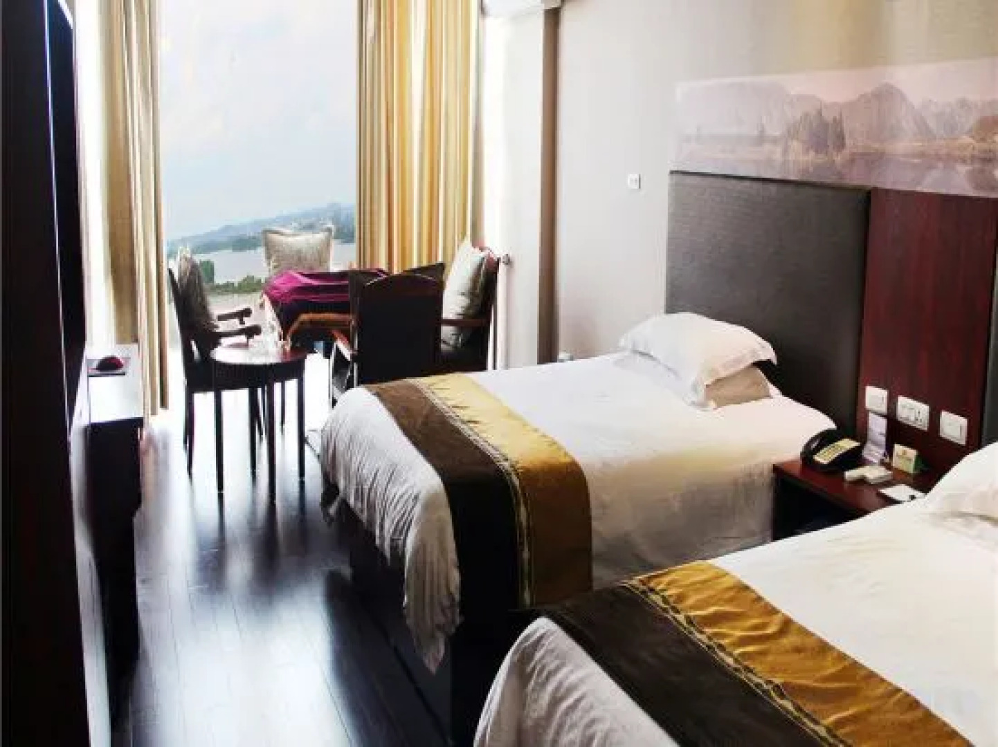 Yijing Business Hotel