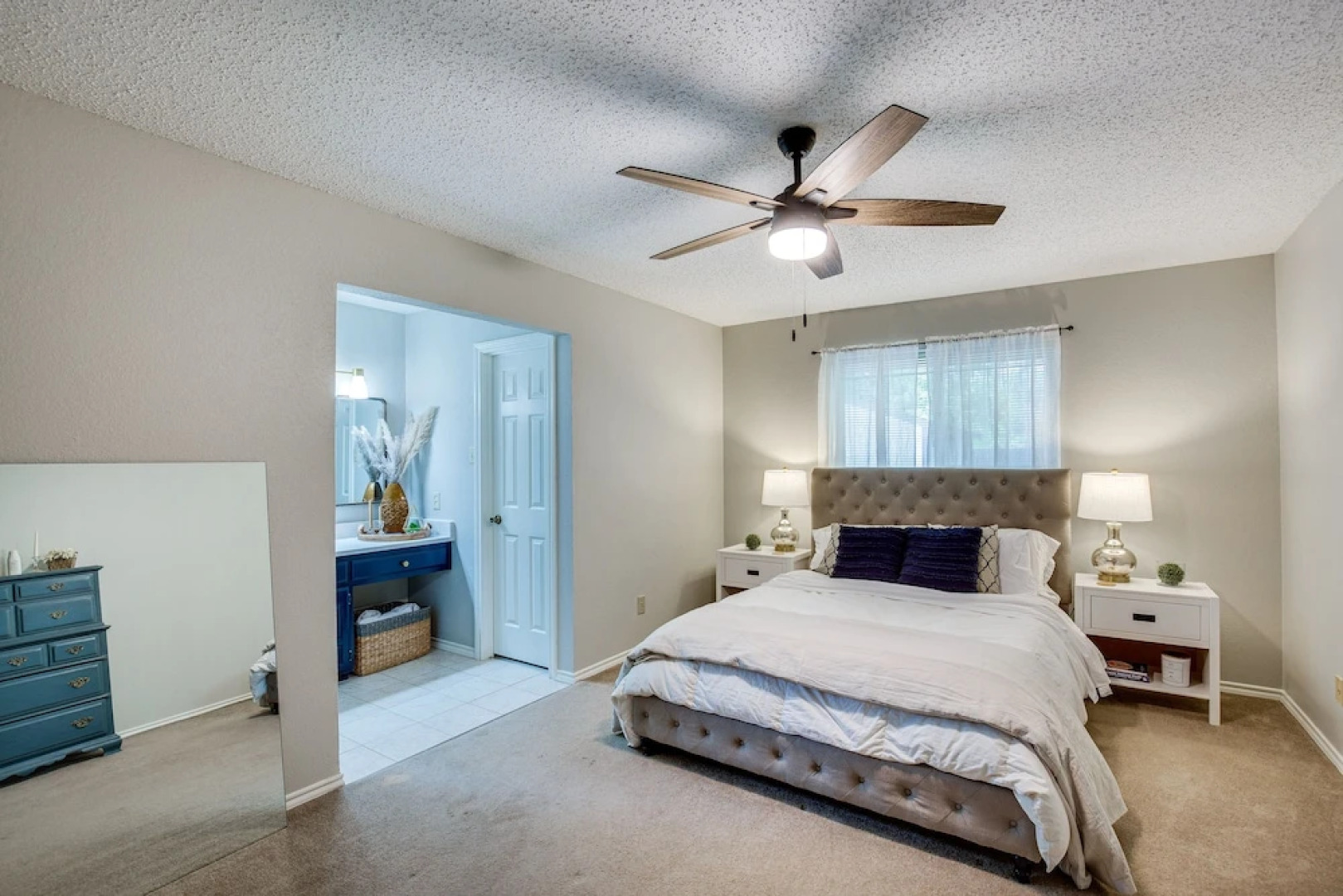 Darling Waxahachie Home w/ Yard & Fire Pit!