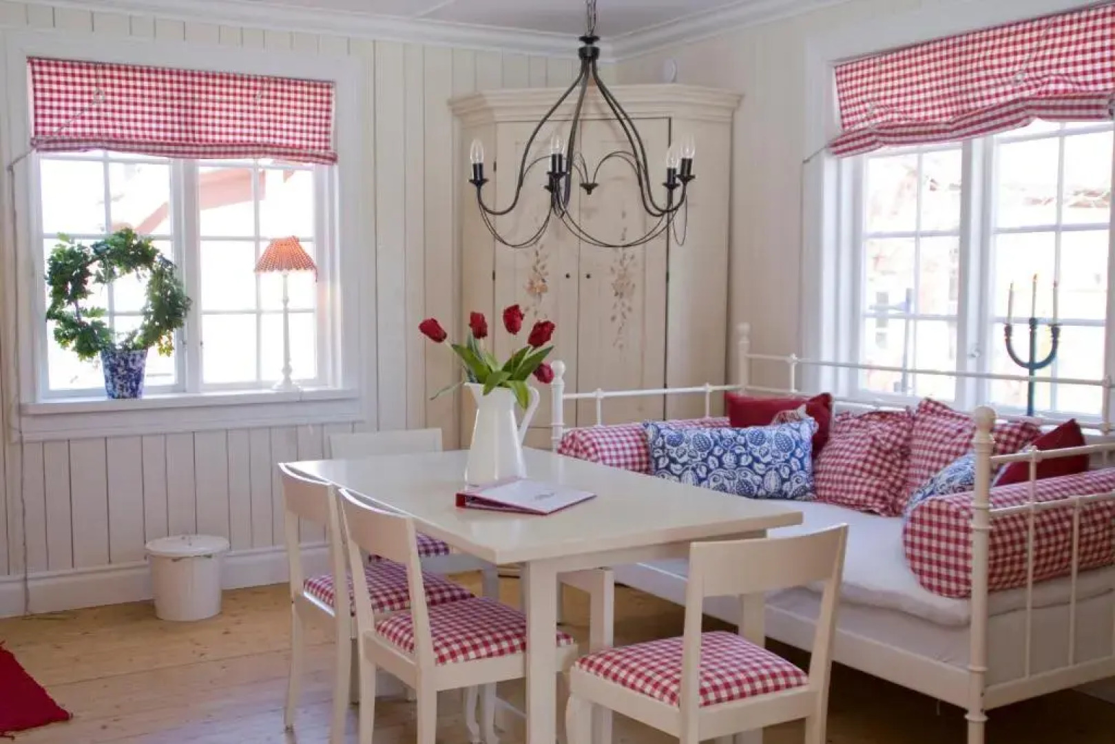 Hem Till Gården I Västerås Ab