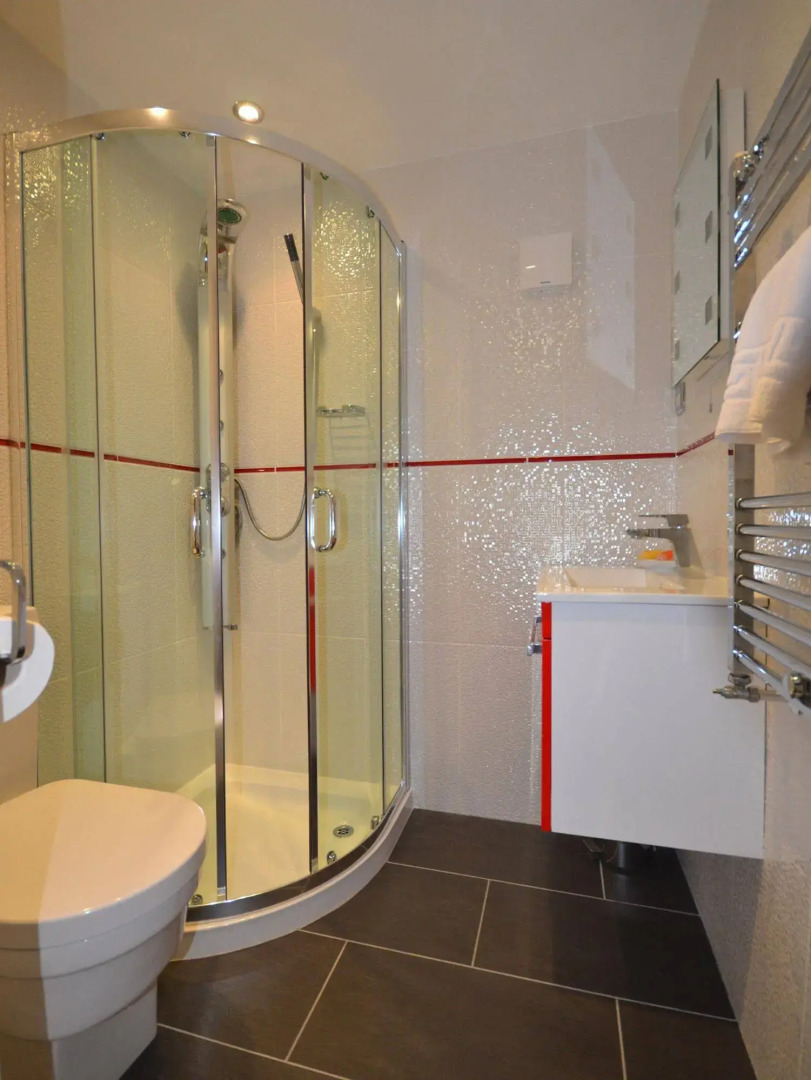 Southview Guest House & Indoor Pool