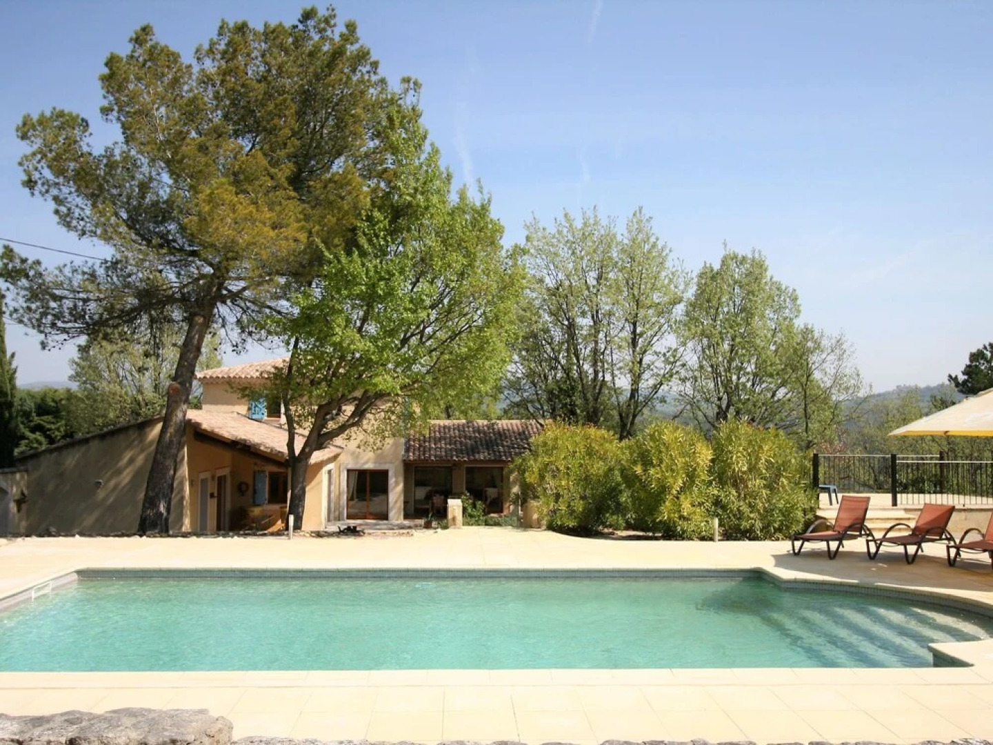 Luxurious Villa with Private Pool at Saignon France