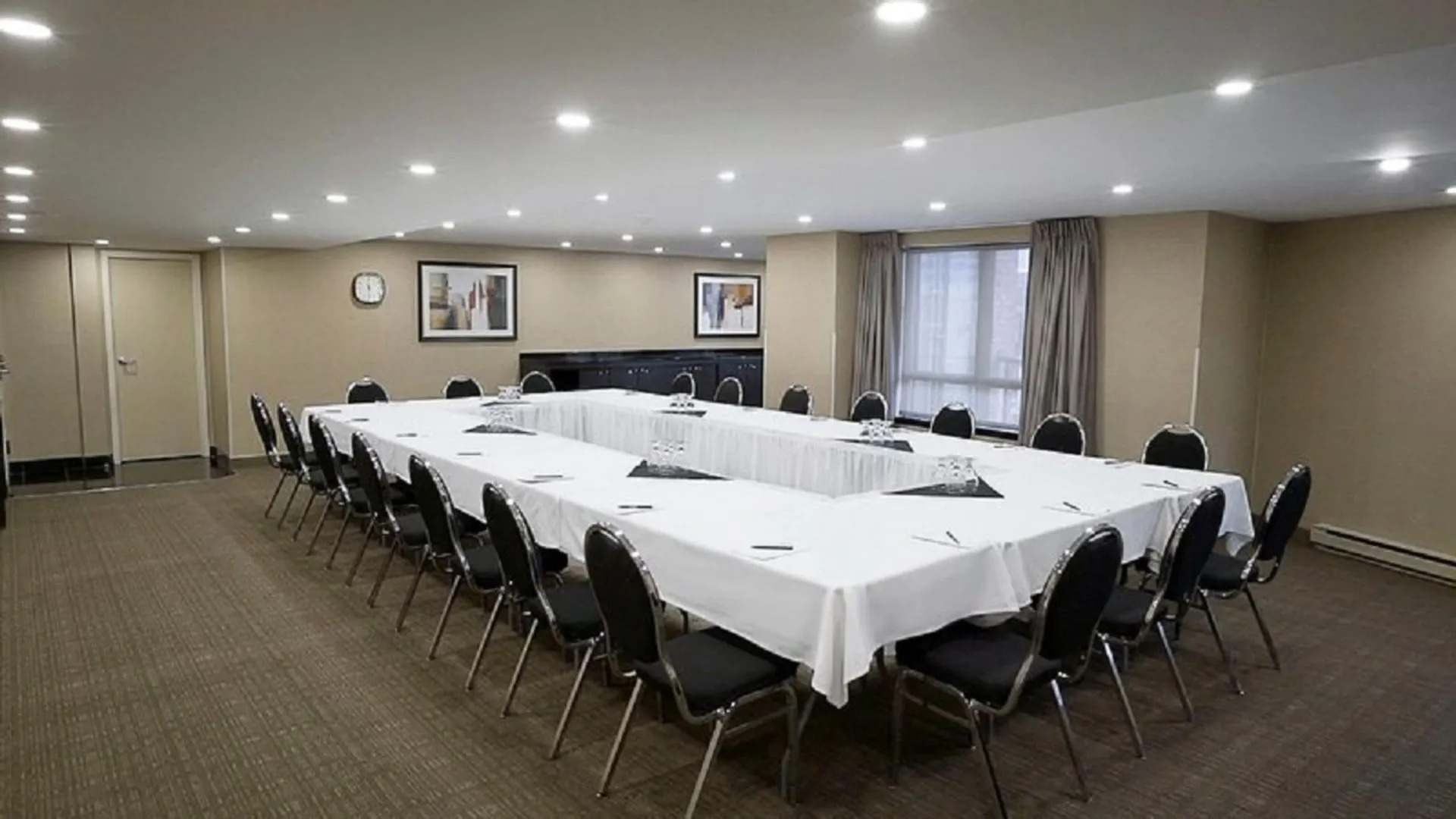 Les Suites Hotel Ottawa