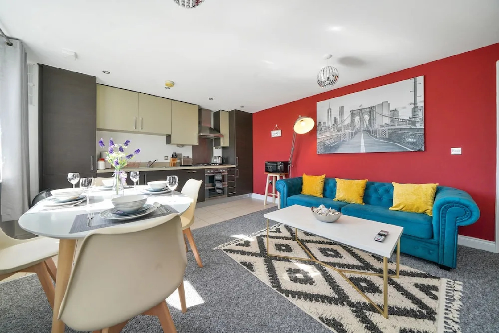 Modern Luxury 2 Bed Apartment 6 Guests En-Suite Netflix Wi-Fi