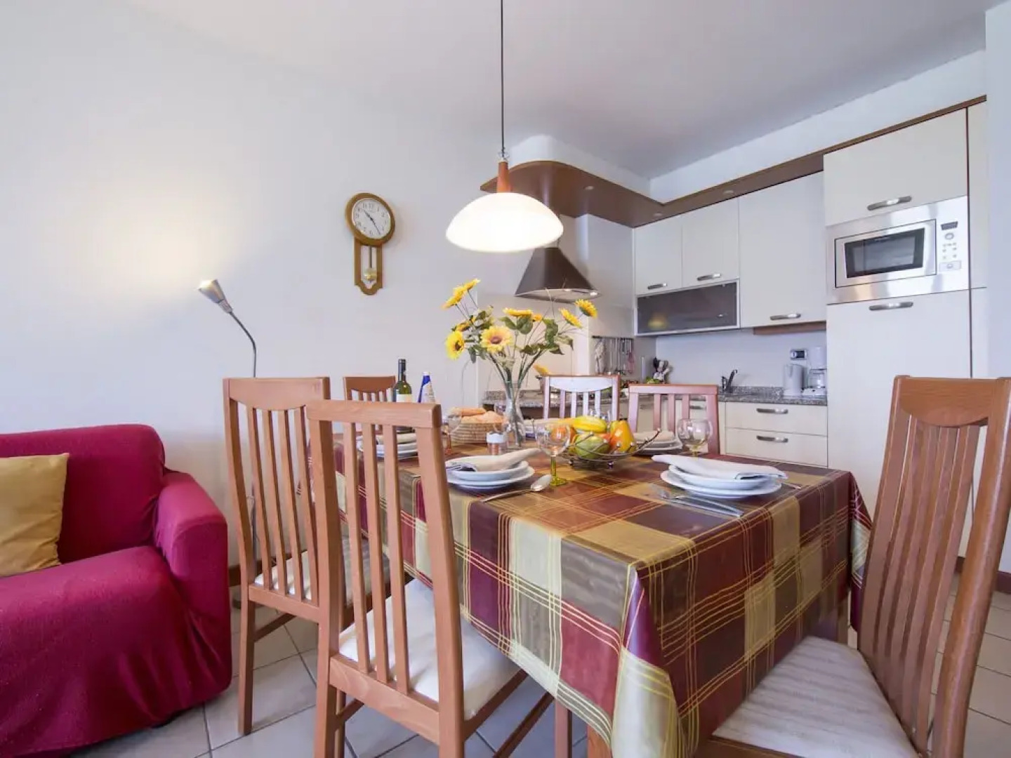 Pleasing Furnished Apartment With View of the Lake