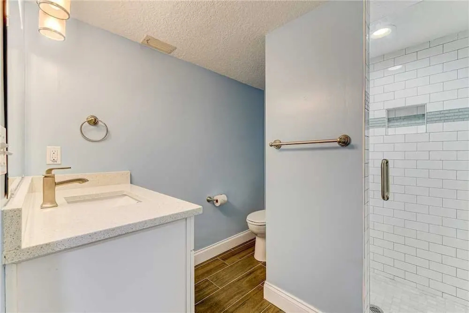 Island Retreat Lower A, Beach Front, 2 Bedrooms, Sleeps 6