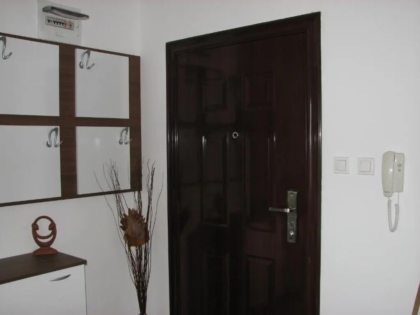 Two-Bedroom Apartment Donika