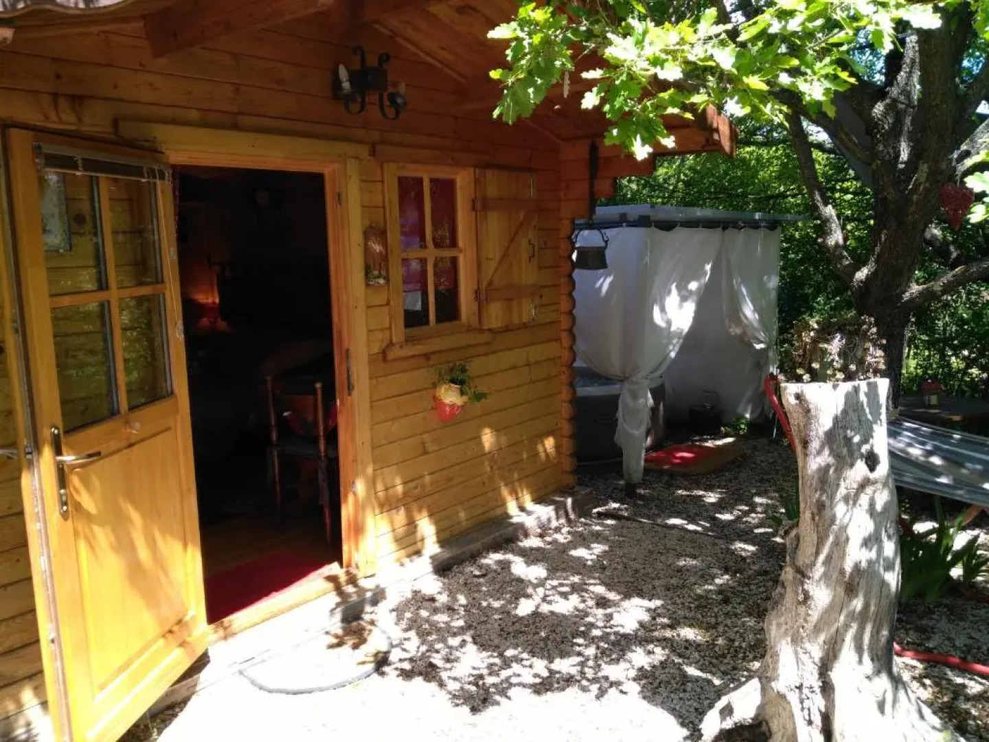 Au Cabanon Chez Nath - chbre d'hôtes - gîte