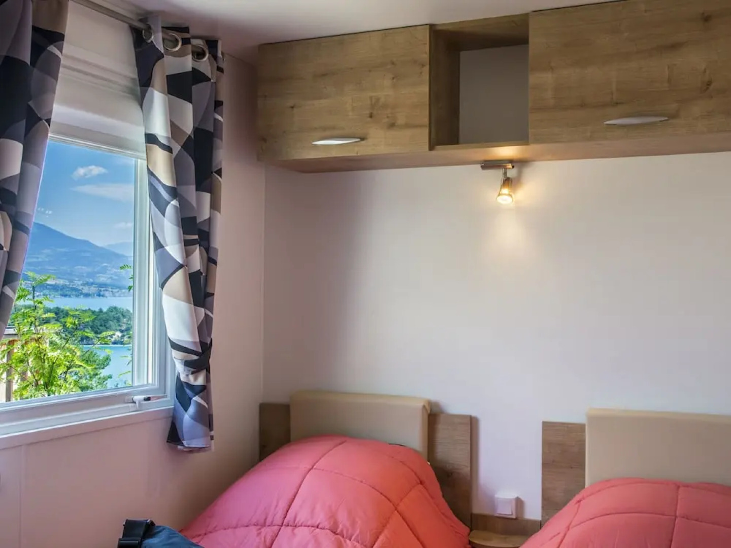 Wooden Chalet in the Cozy and Sporty and Beautifull Chorges