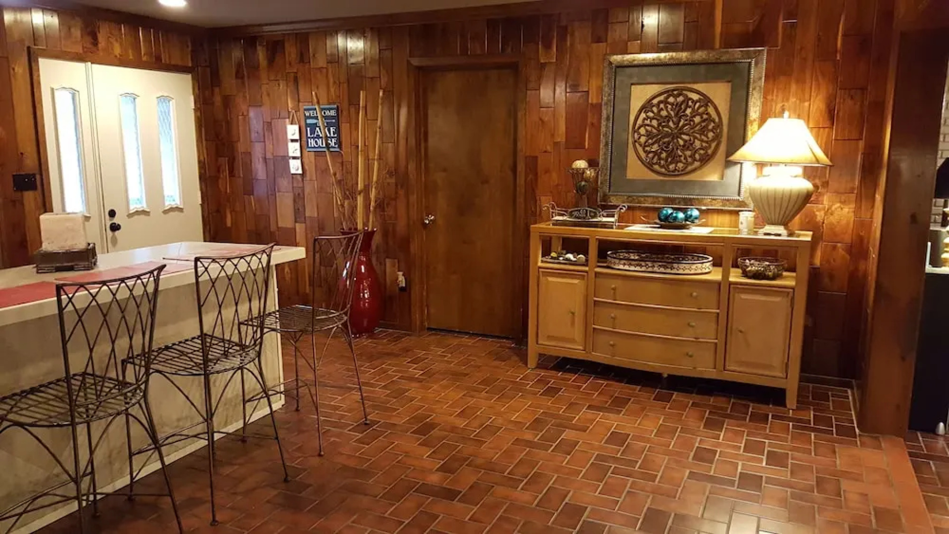 Waterfront Listing - 3 Bedroom 3 Bath on Secluded Private Cove,great Location