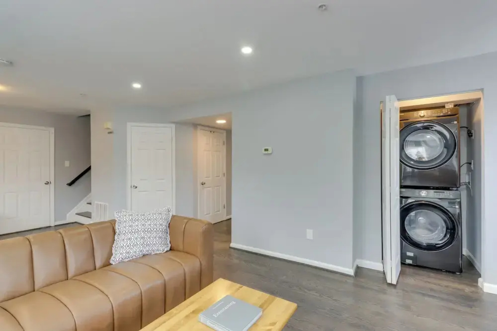 8 Mi to National Mall: Quiet Cheverly Apt