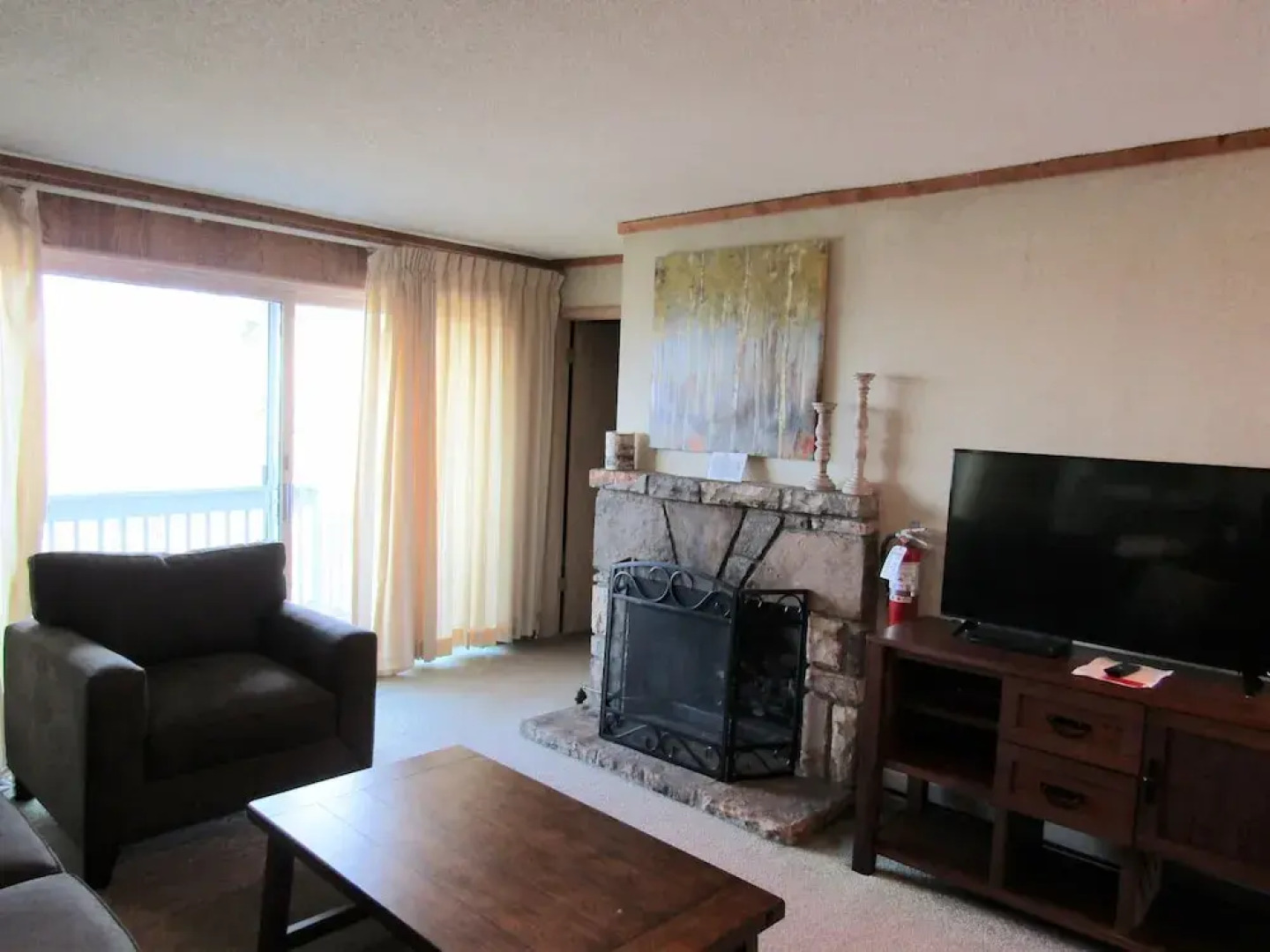 Skyleaf E_17 2 Bedroom Condo by RedAwning