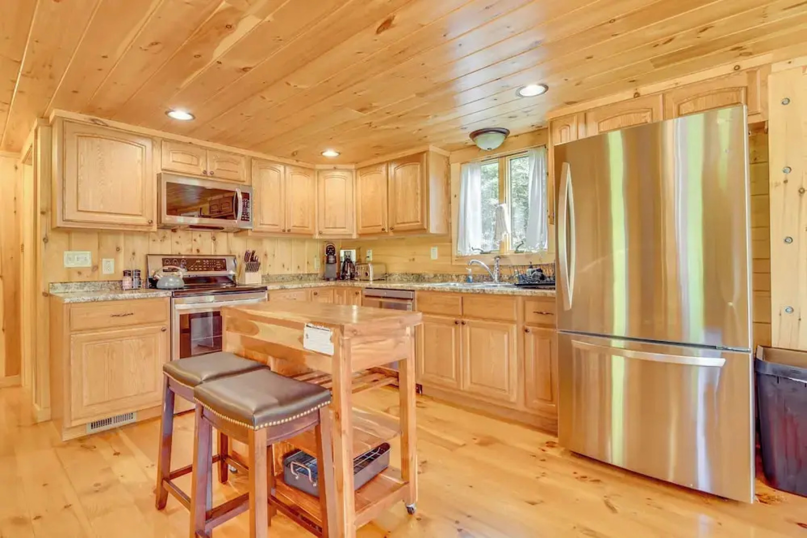 Scenic Franconia Cabin ~ 6 Mi to Cannon Mountain!