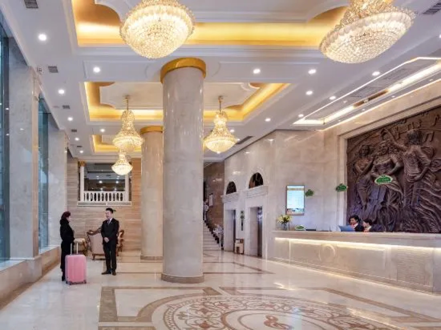 Vienna Hotel (Jishou Railway Station)