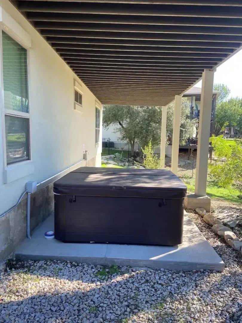 Upscale 5BR Home on Lake Travis/hottub/lake Views